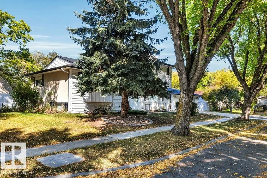 21 FLEETWOOD Crescent