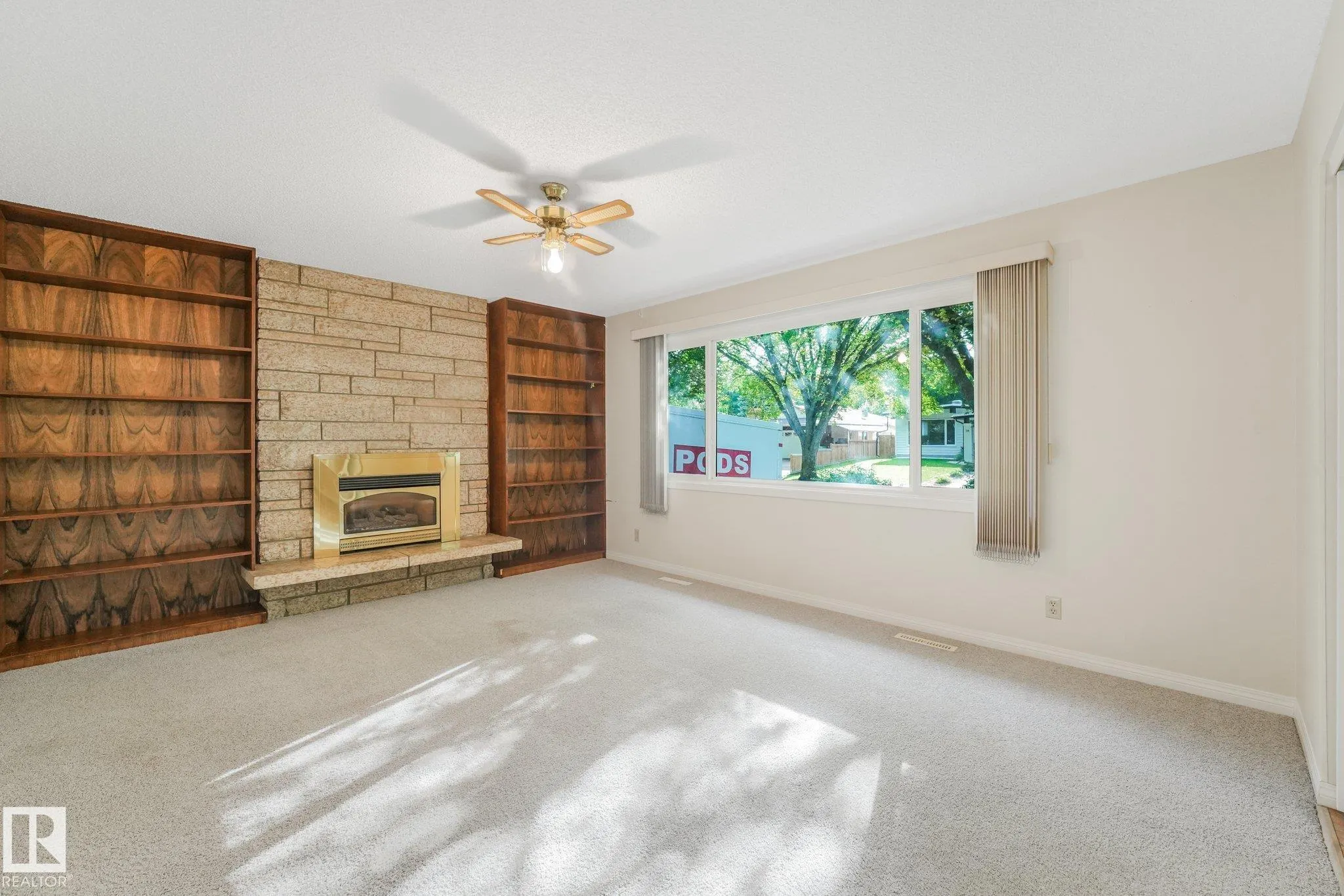 21 FLEETWOOD Crescent