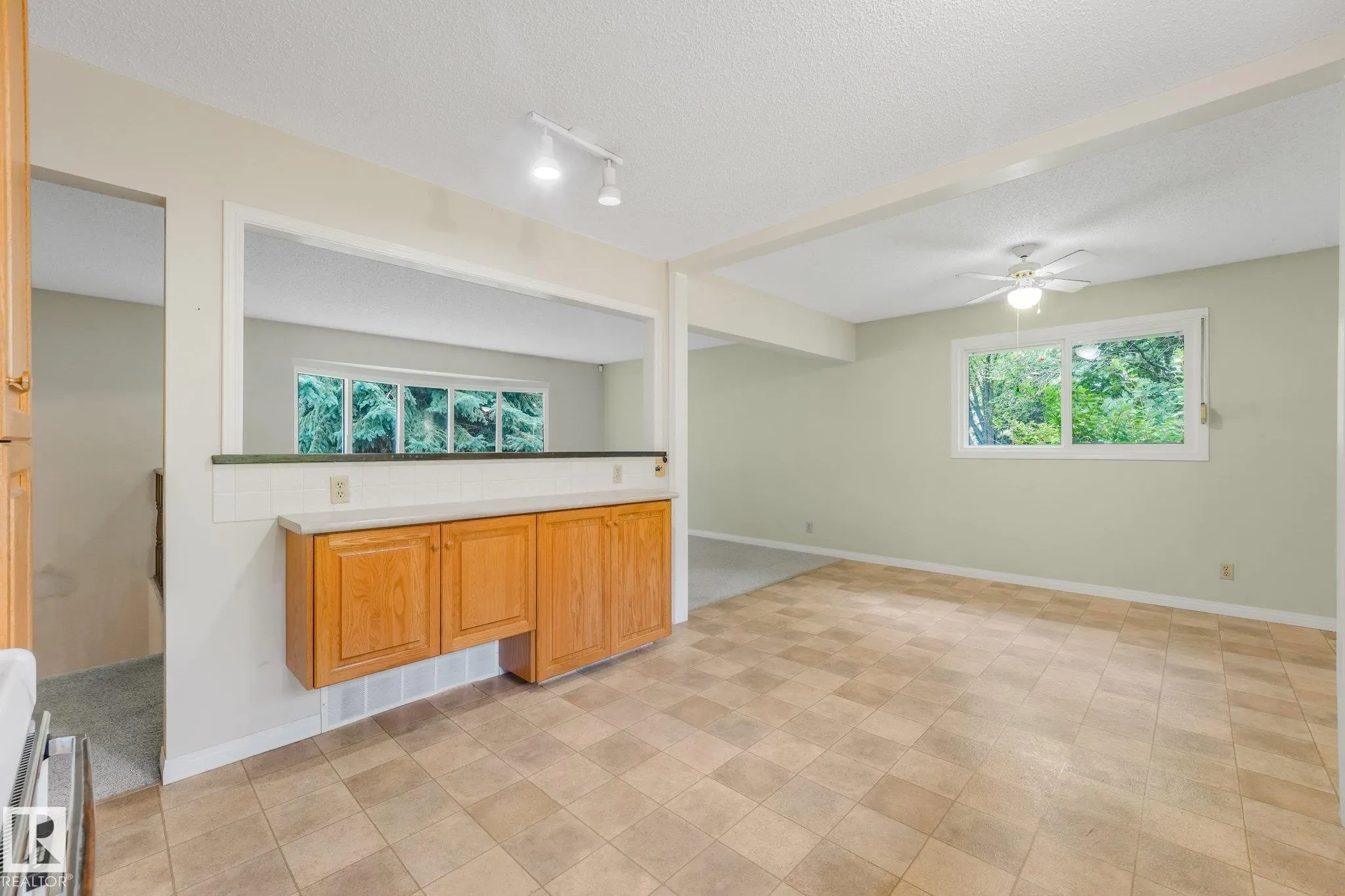 21 FLEETWOOD Crescent