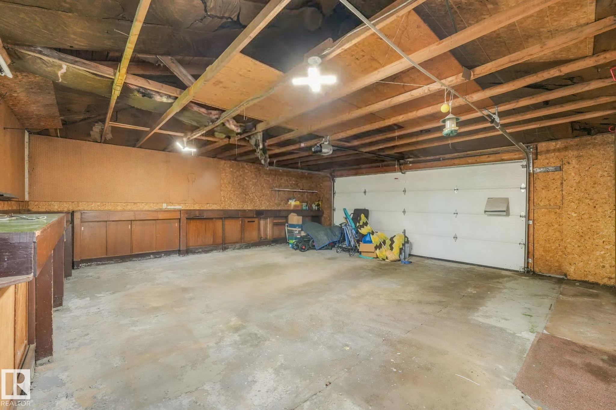 21 FLEETWOOD Crescent