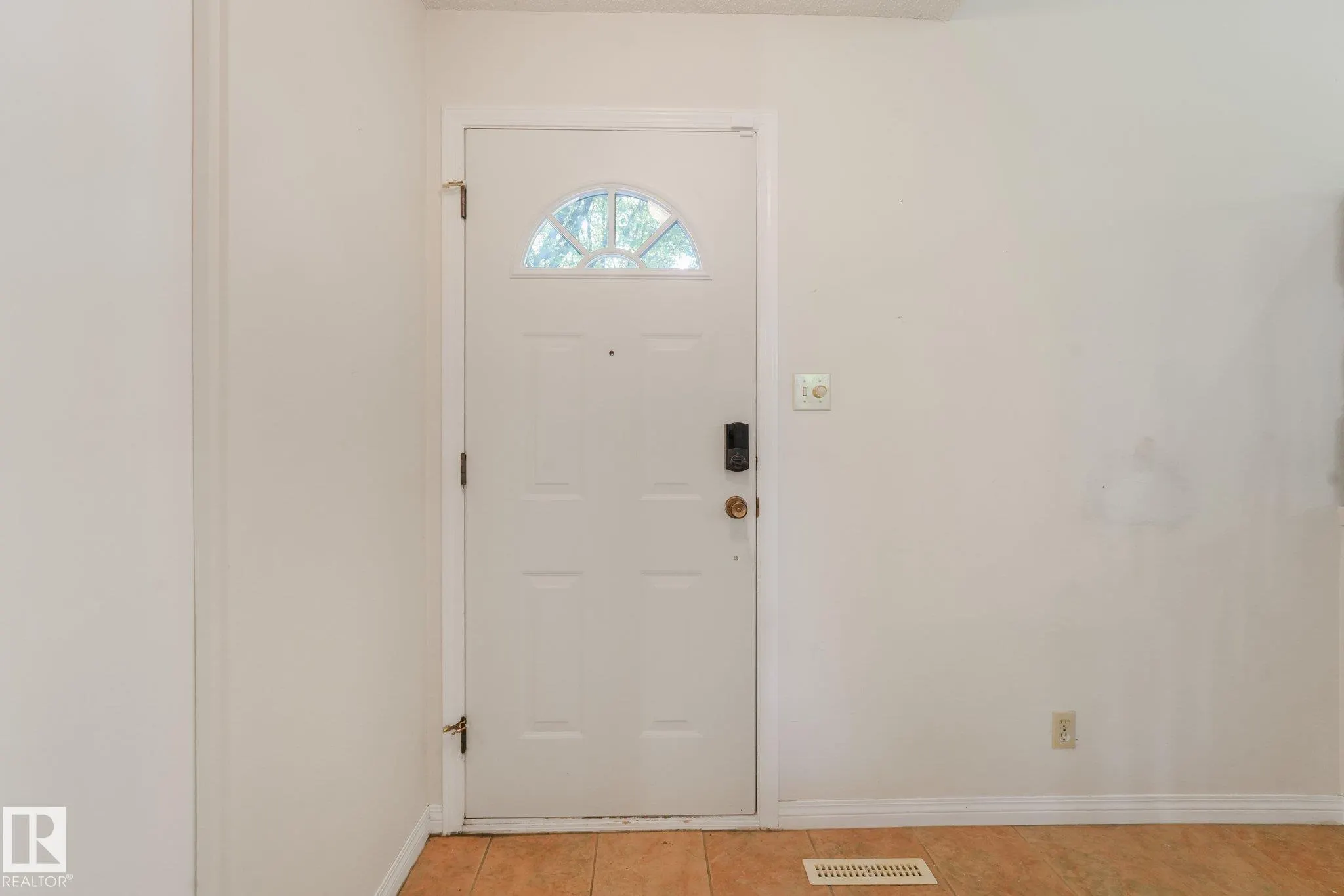 21 FLEETWOOD Crescent