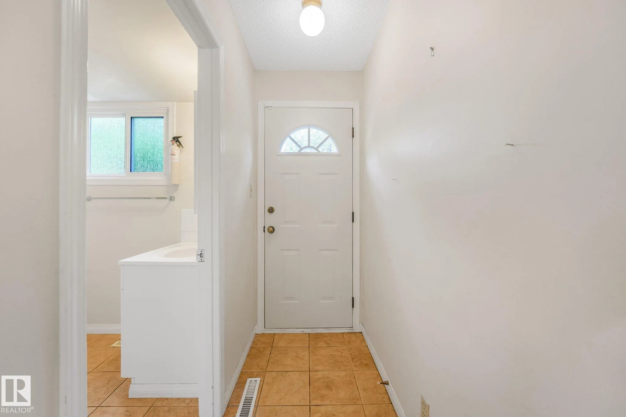 21 FLEETWOOD Crescent
