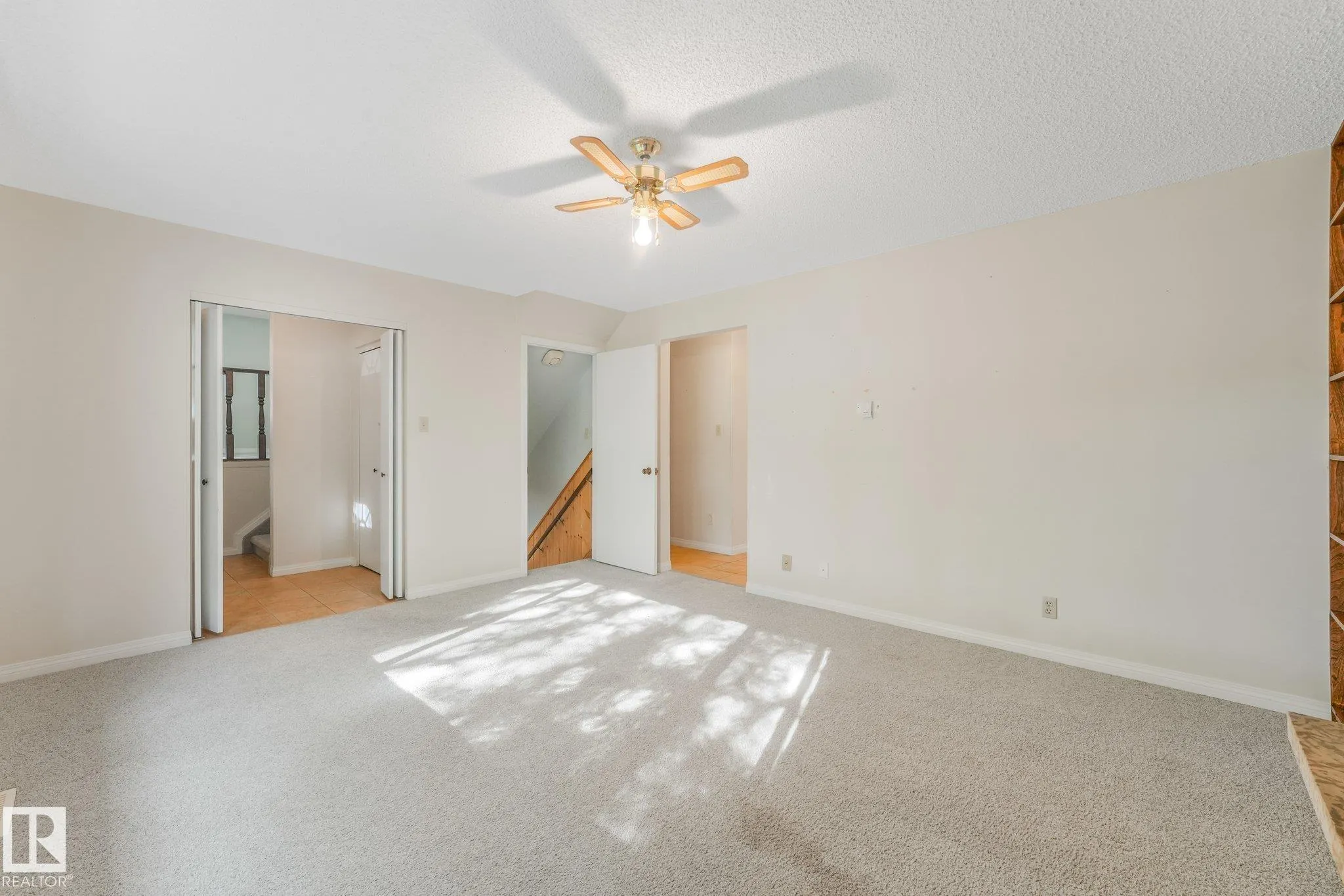 21 FLEETWOOD Crescent