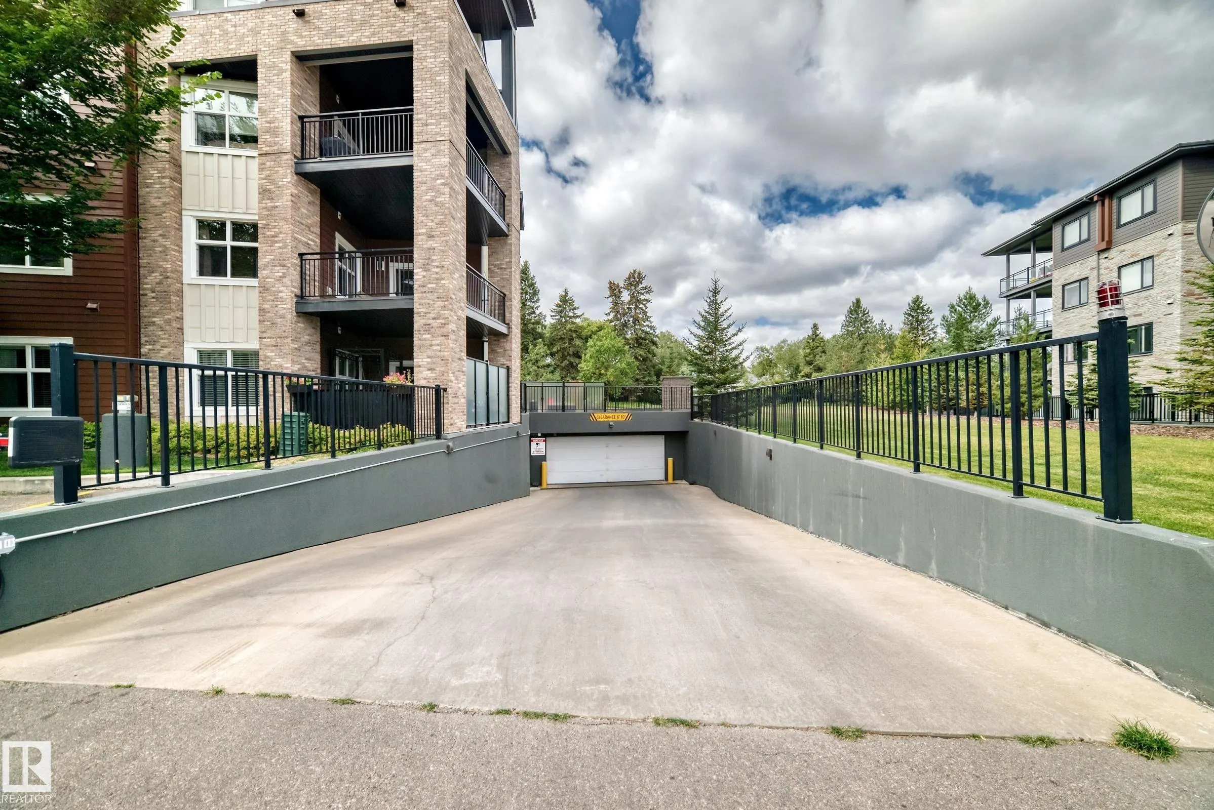 504 Griesbach Parade