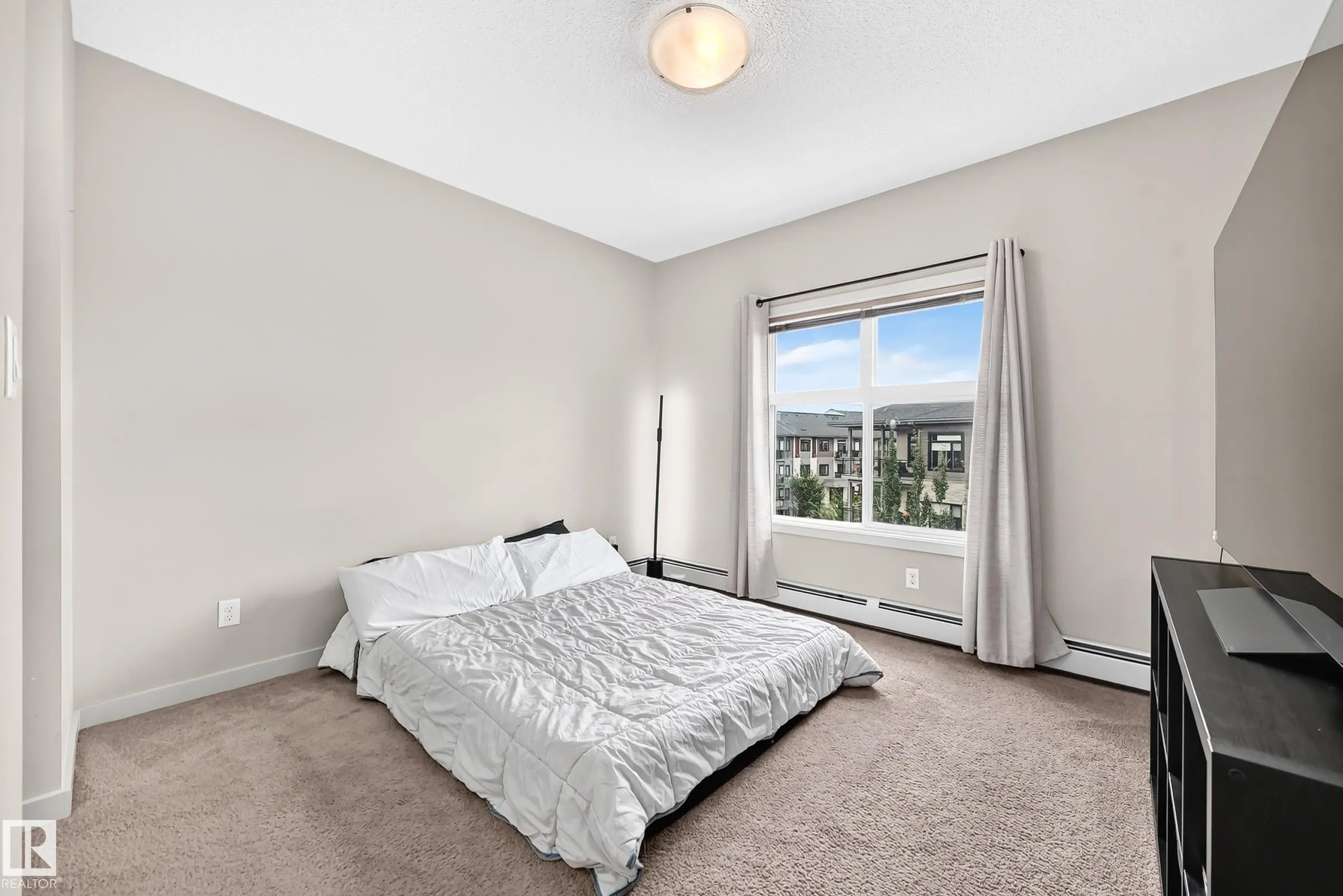 504 Griesbach Parade