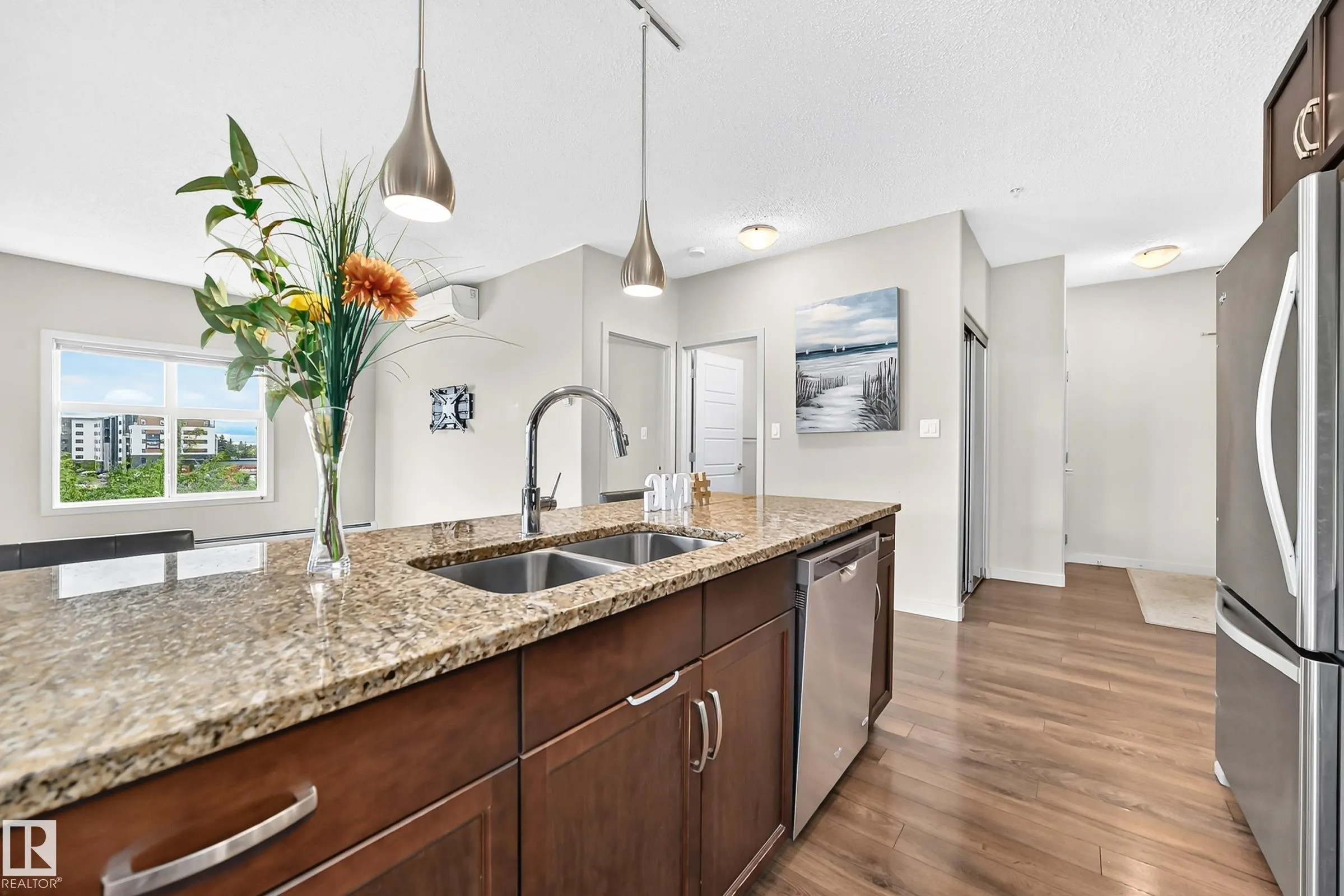 504 Griesbach Parade