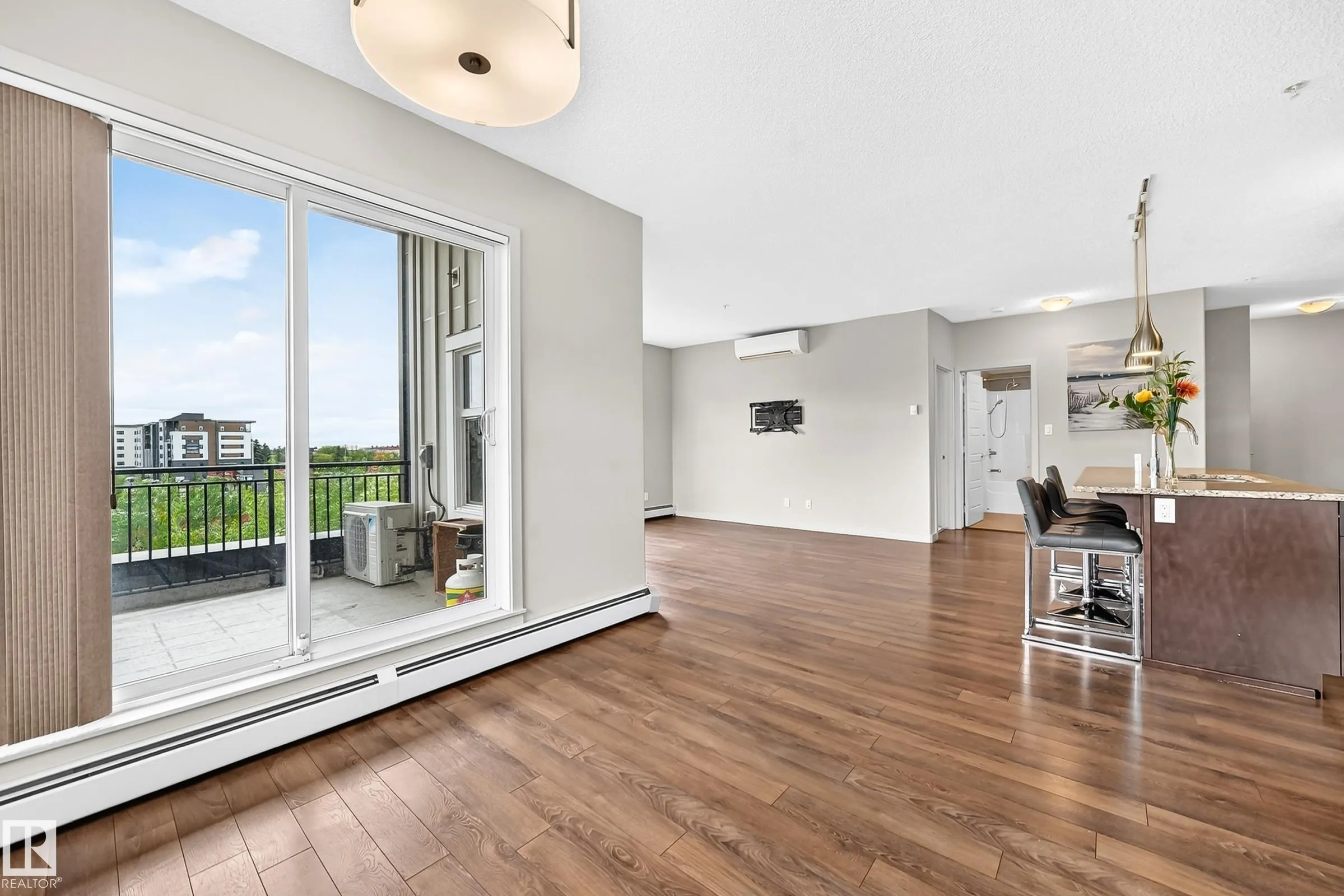 504 Griesbach Parade