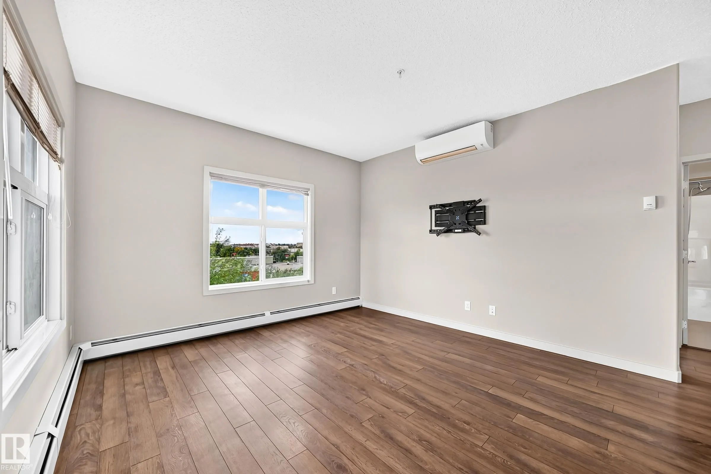 504 Griesbach Parade