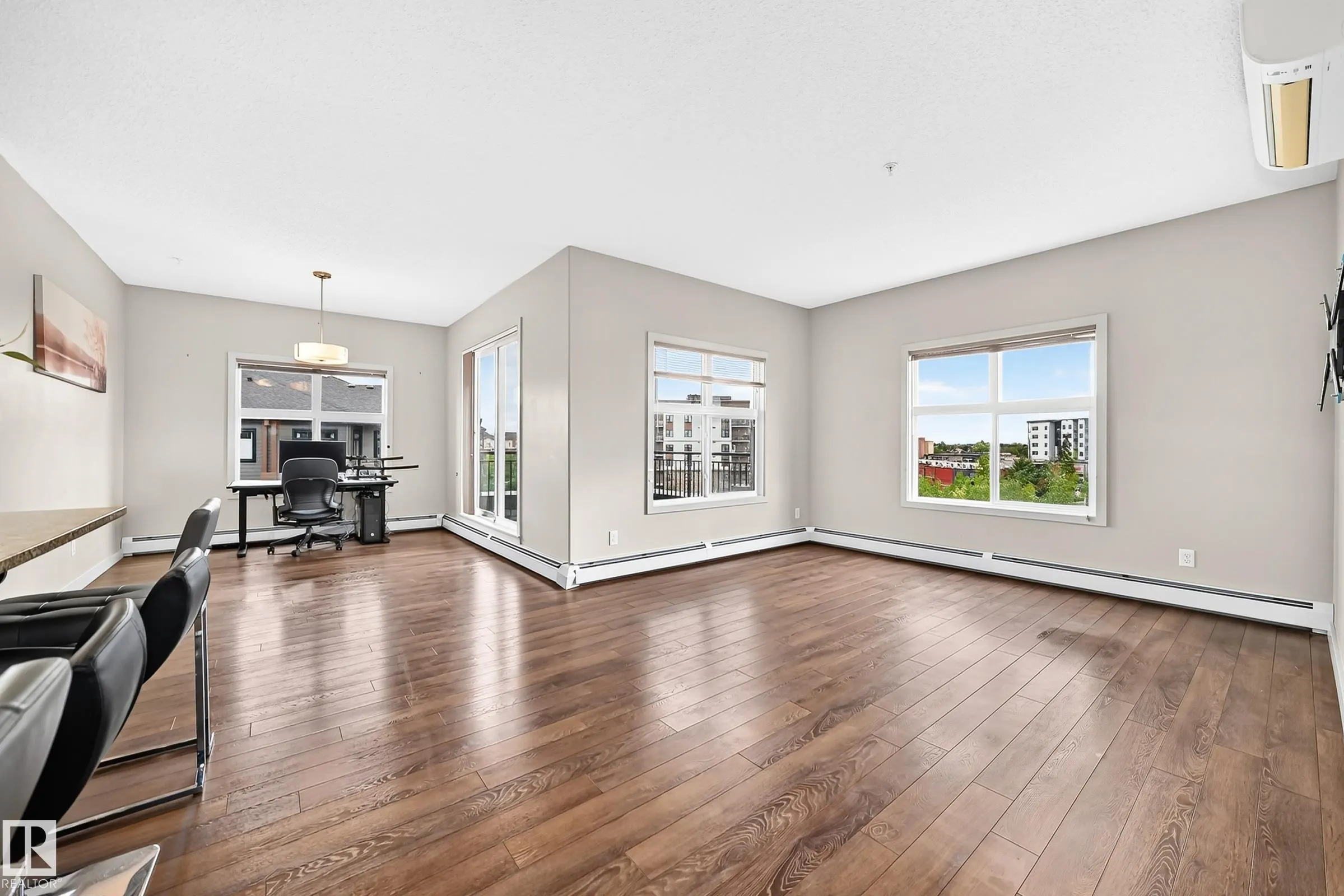 504 Griesbach Parade
