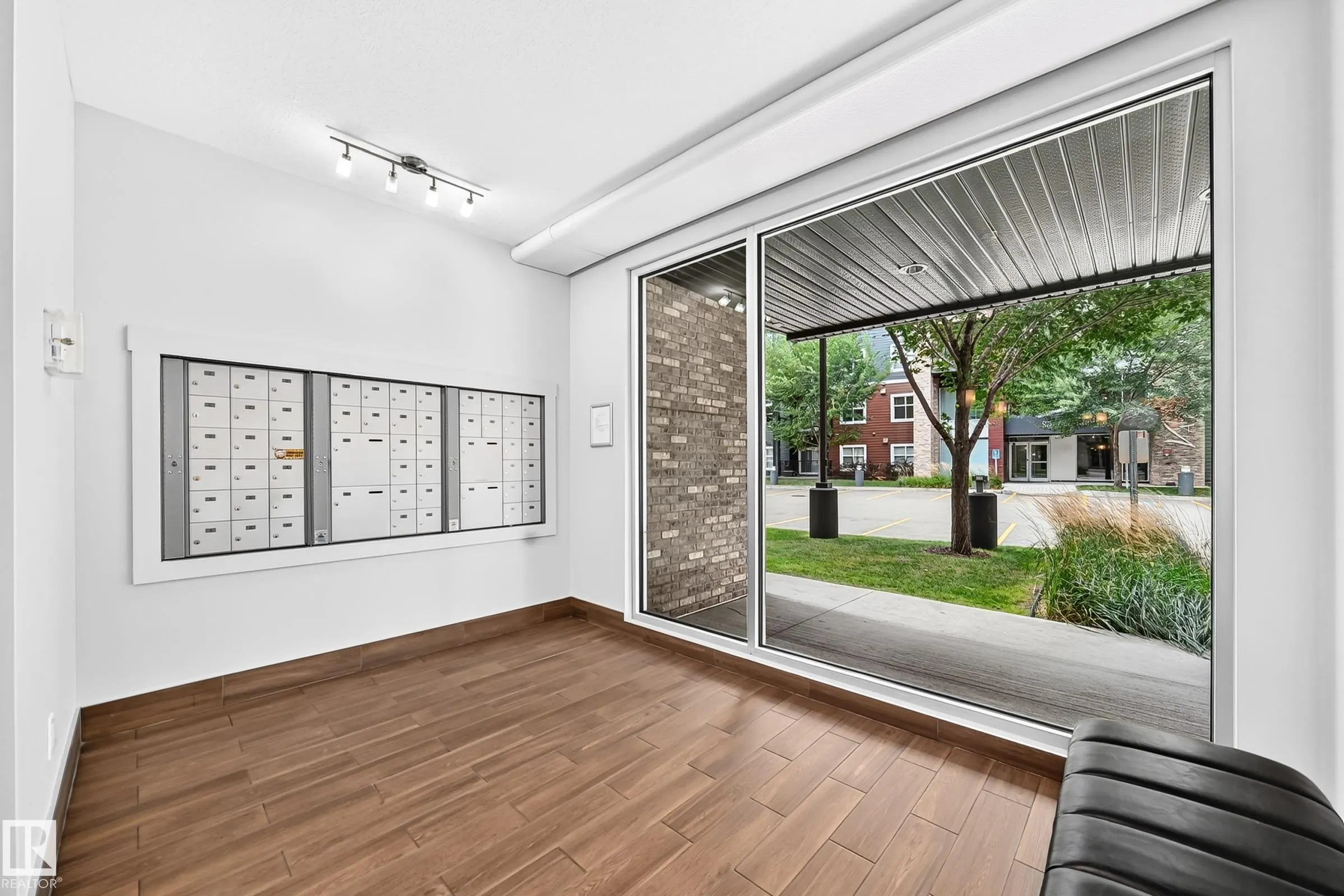 504 Griesbach Parade