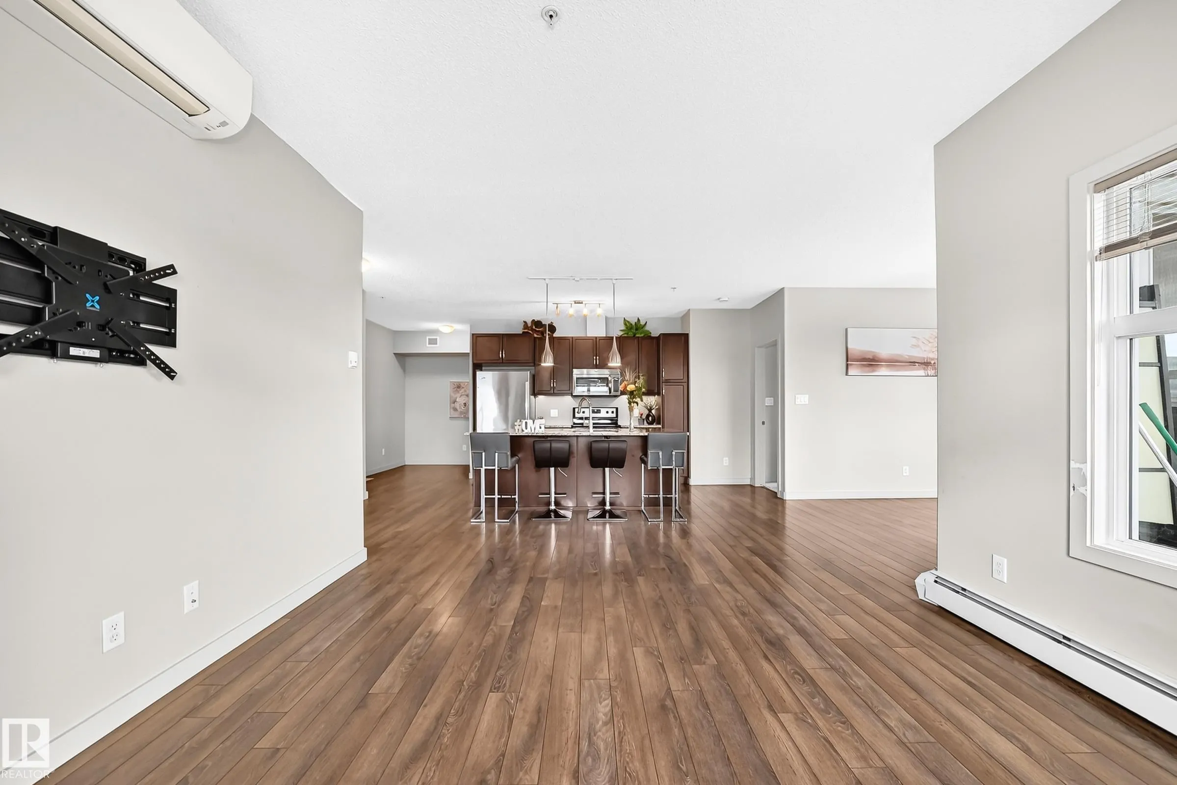 504 Griesbach Parade