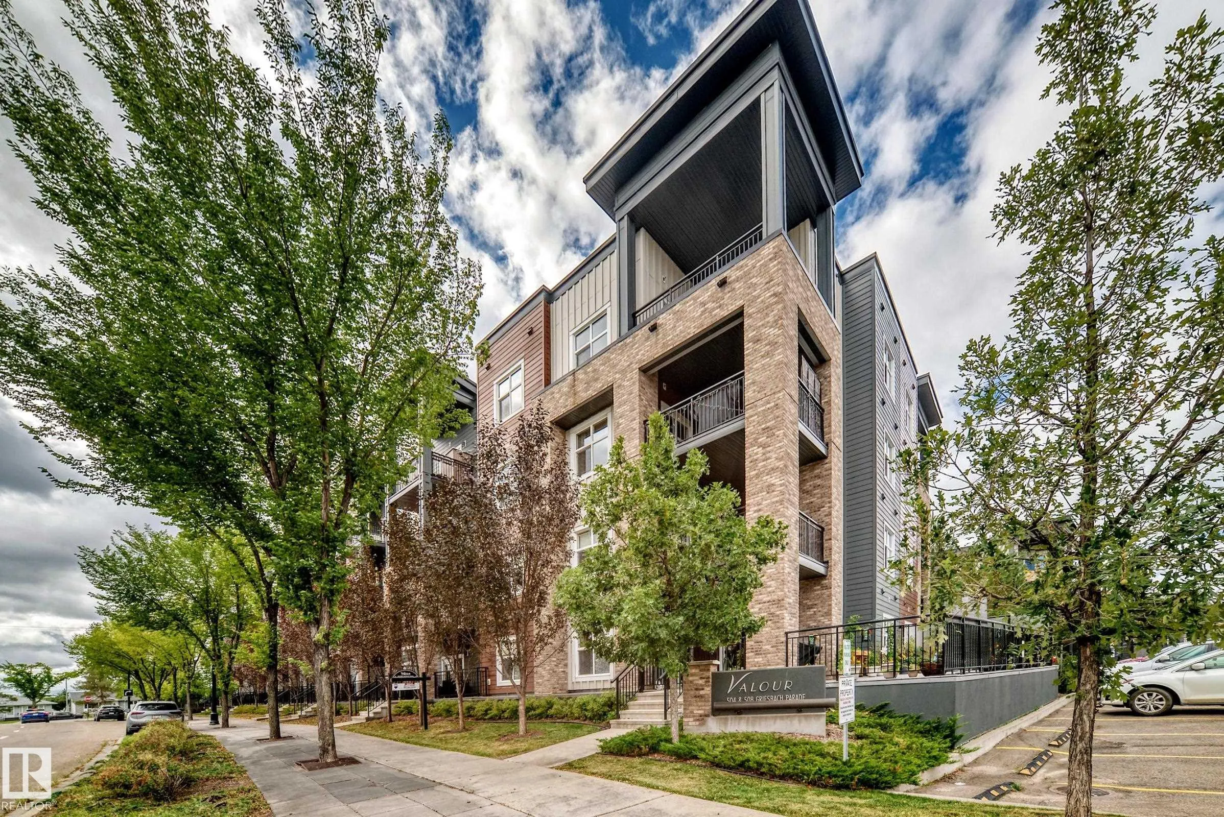 504 Griesbach Parade