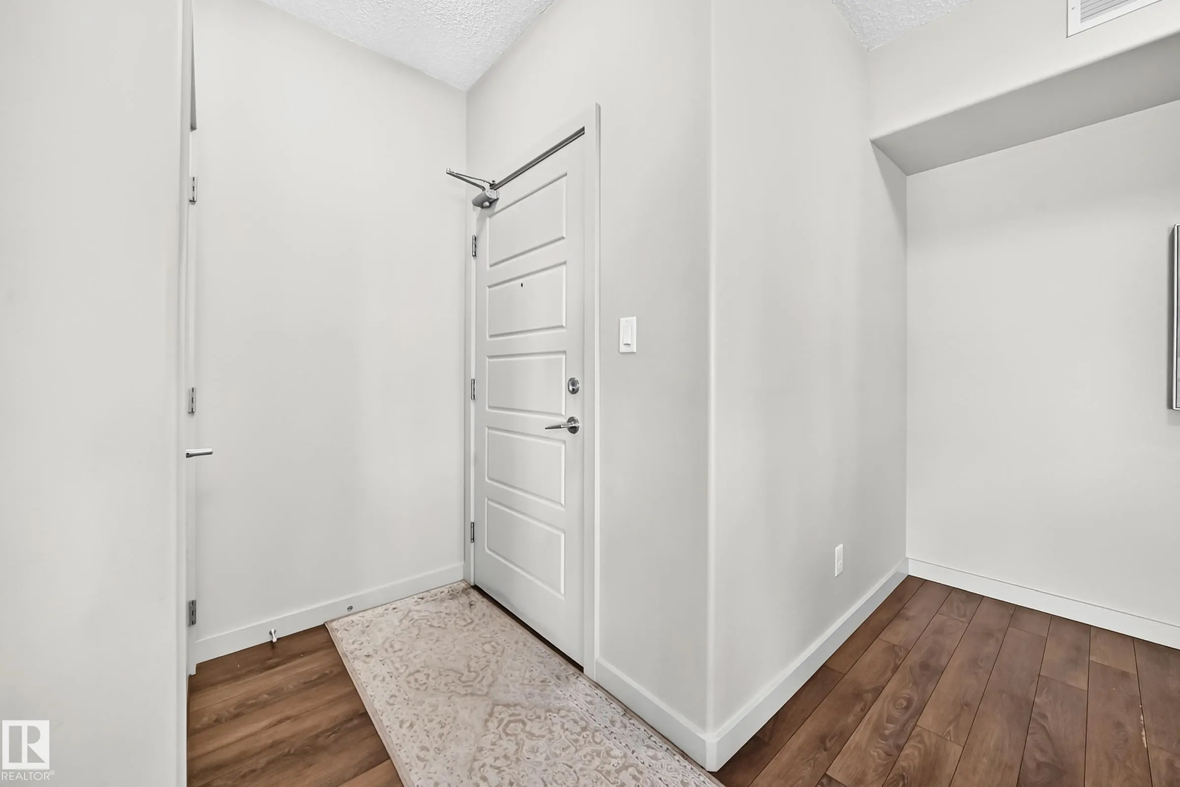 504 Griesbach Parade