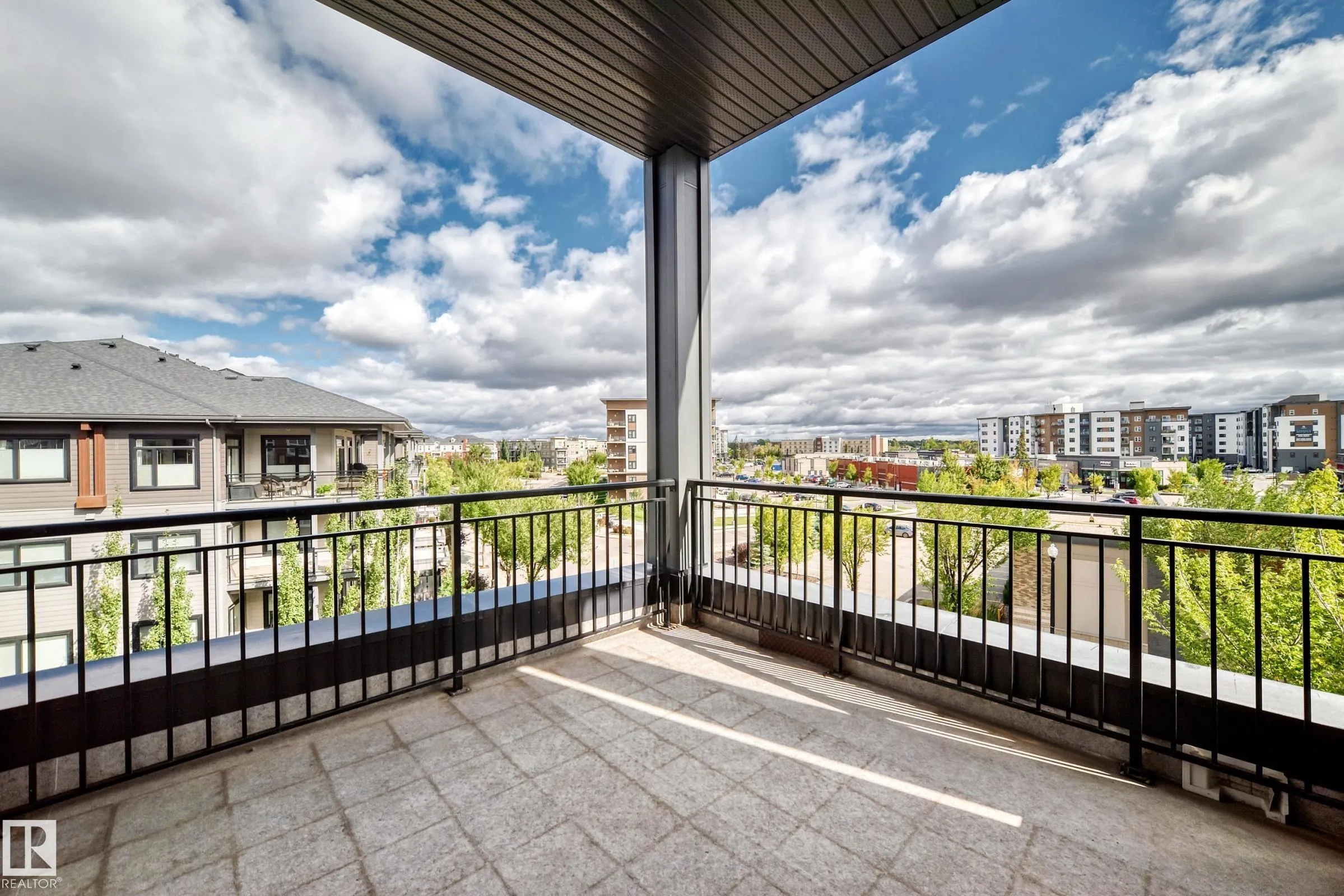 504 Griesbach Parade