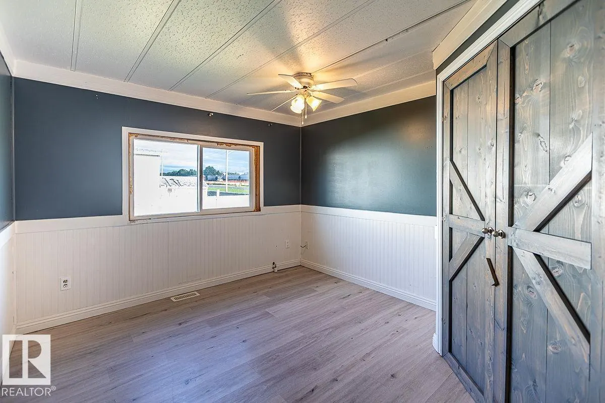 3 Calmar Mobile Home Park