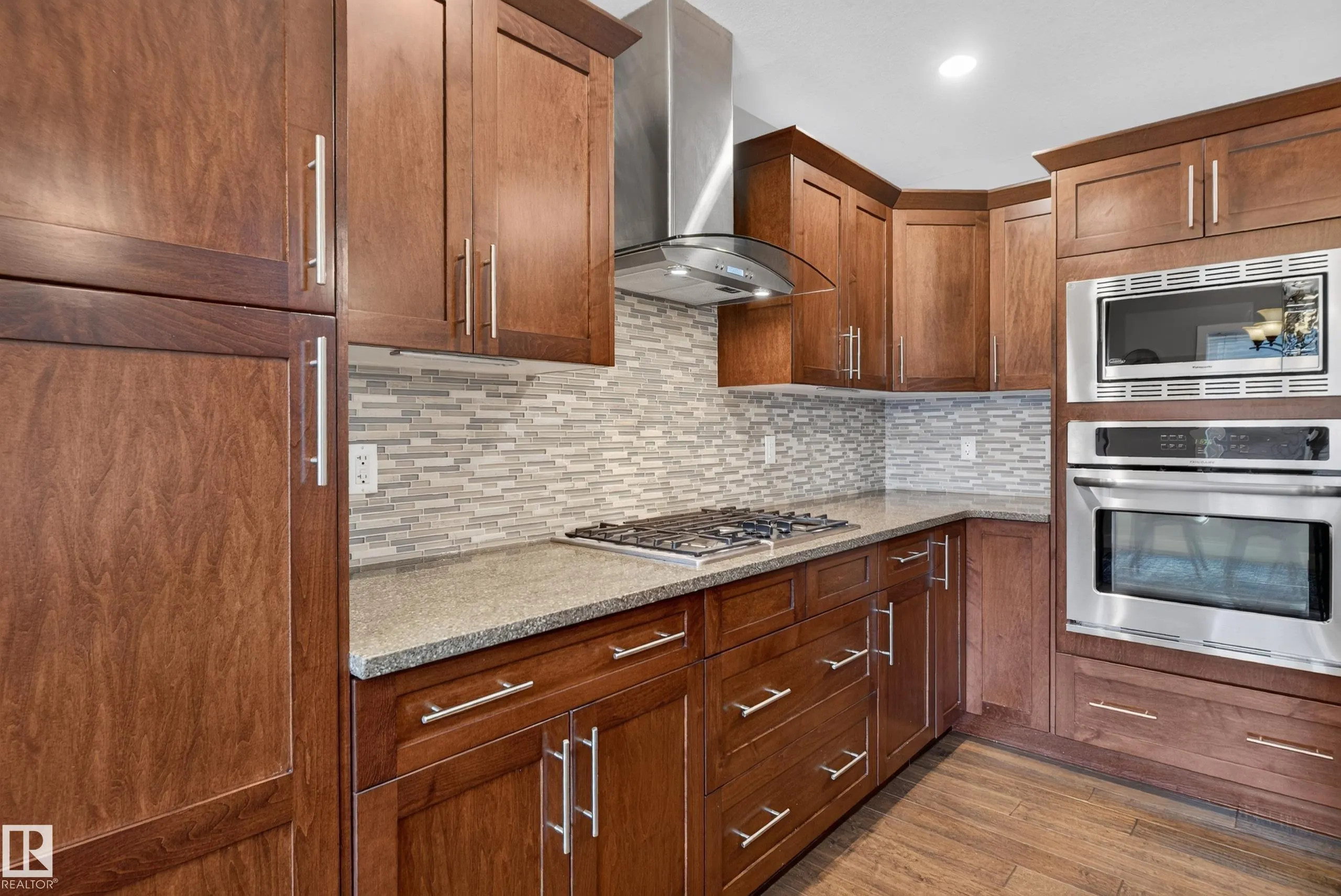 112 RICHMOND Link