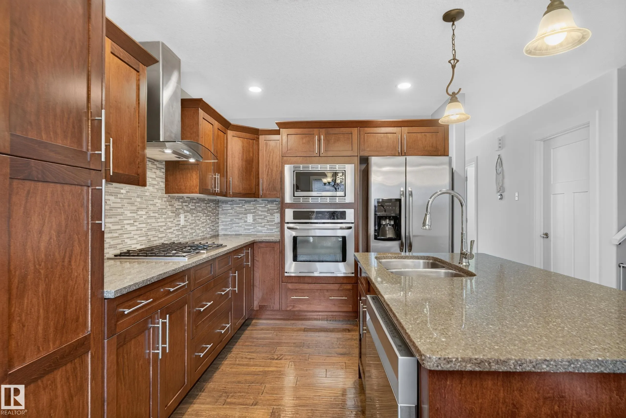 112 RICHMOND Link