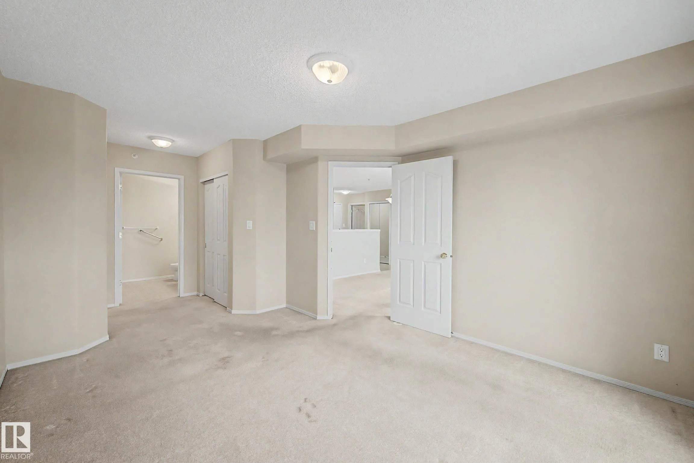 7839 96 Street