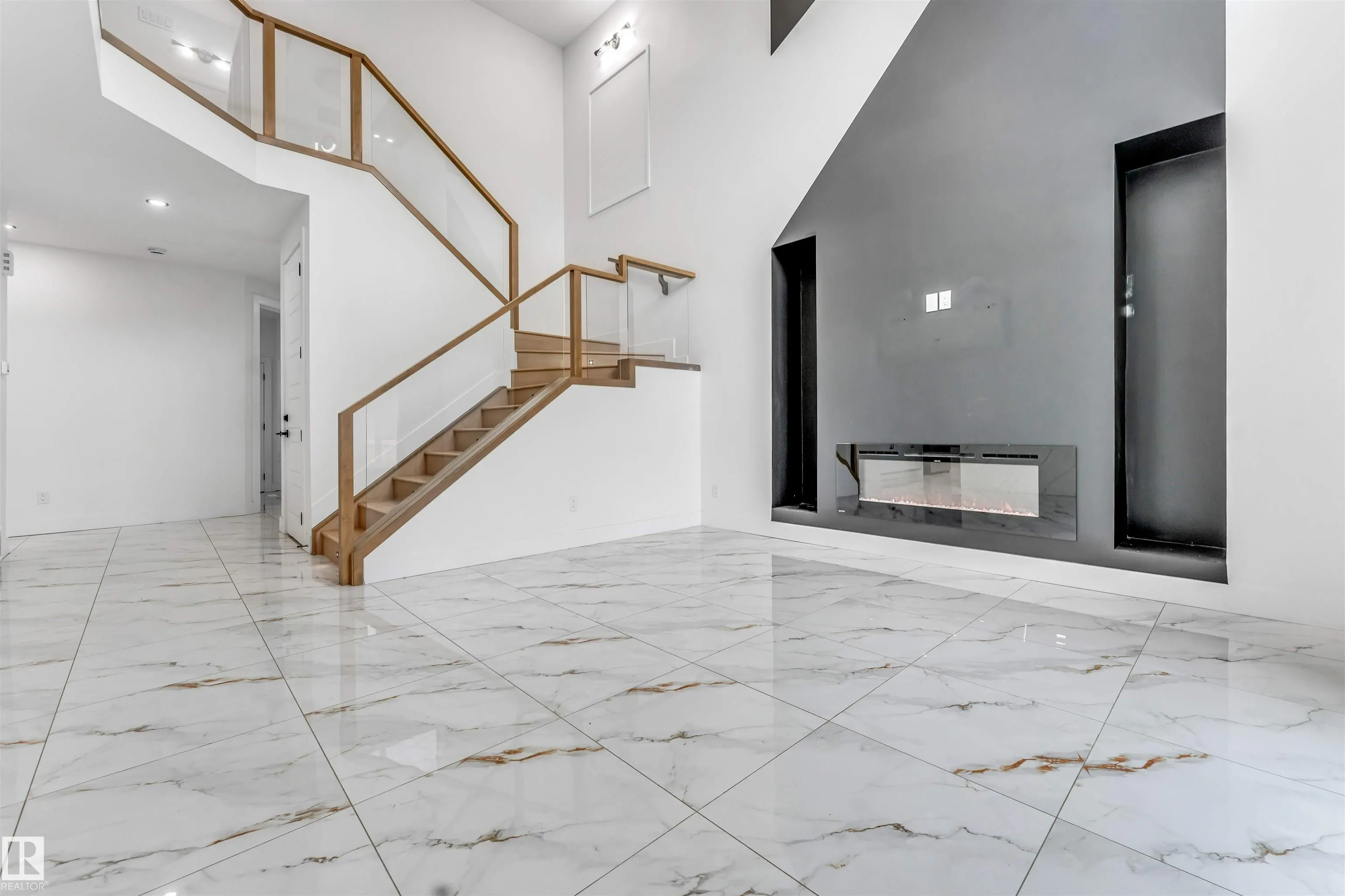 5904 SOLEIL Bay
