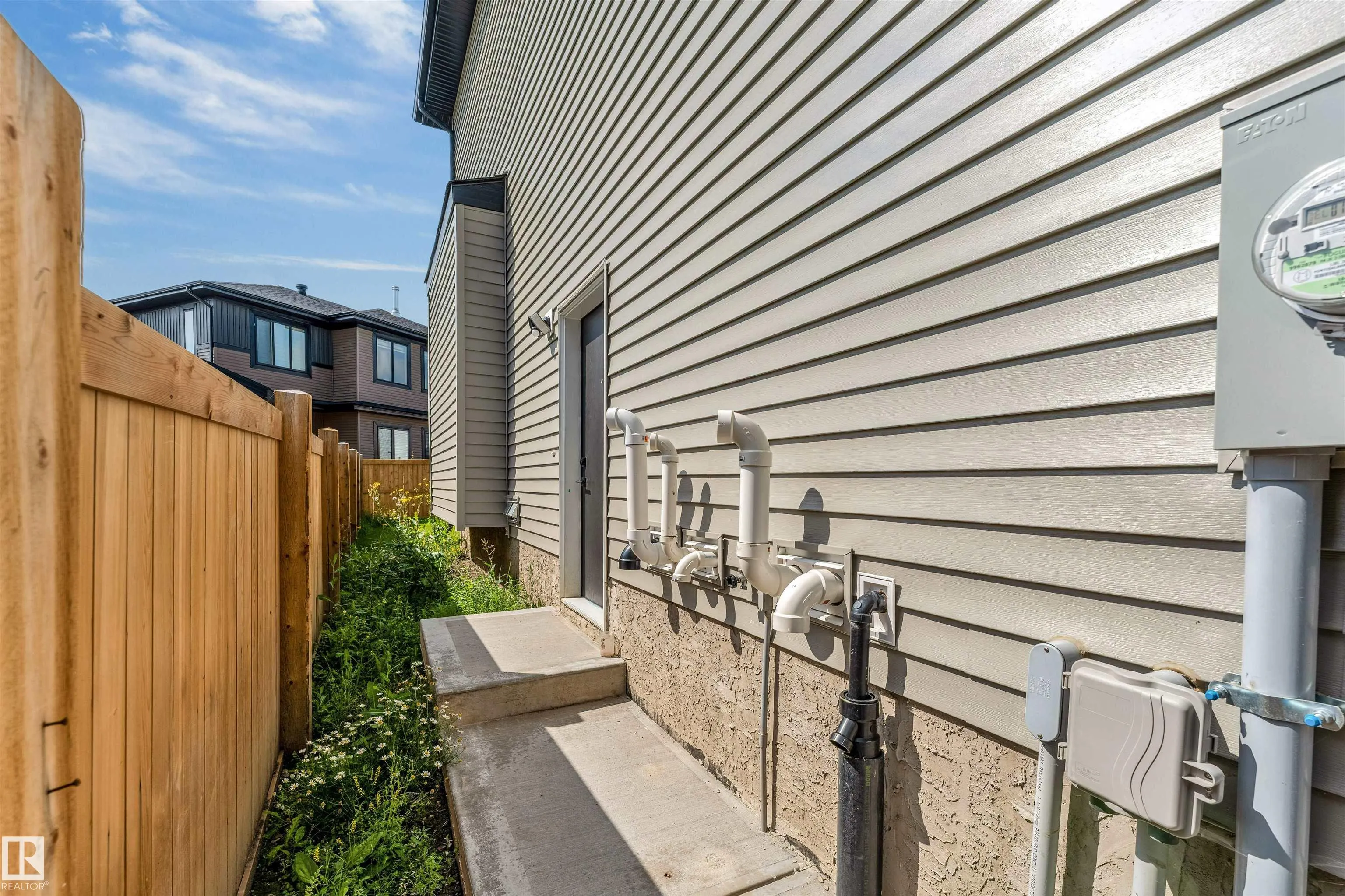 5904 SOLEIL Bay