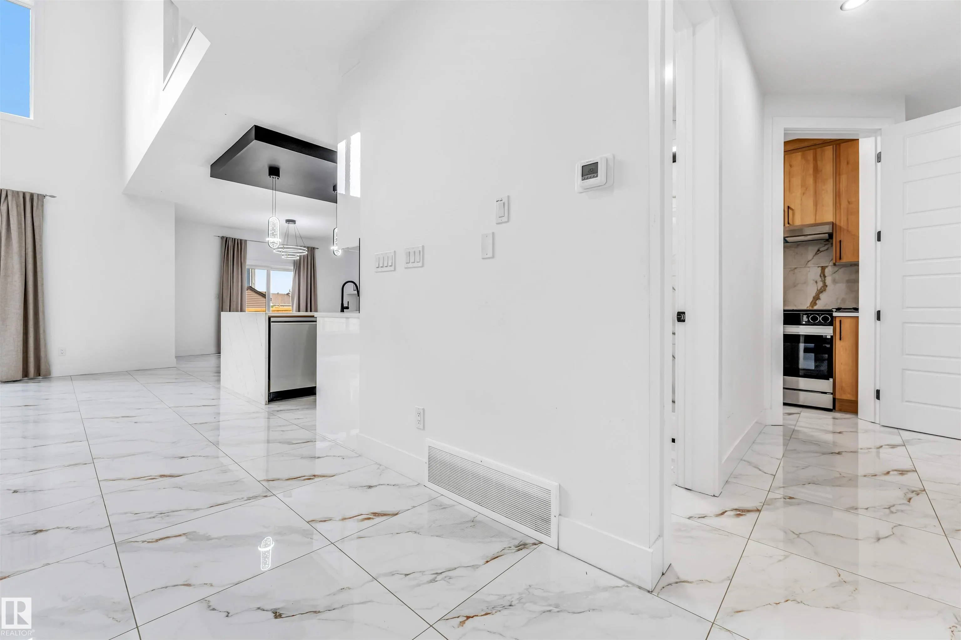 5904 SOLEIL Bay