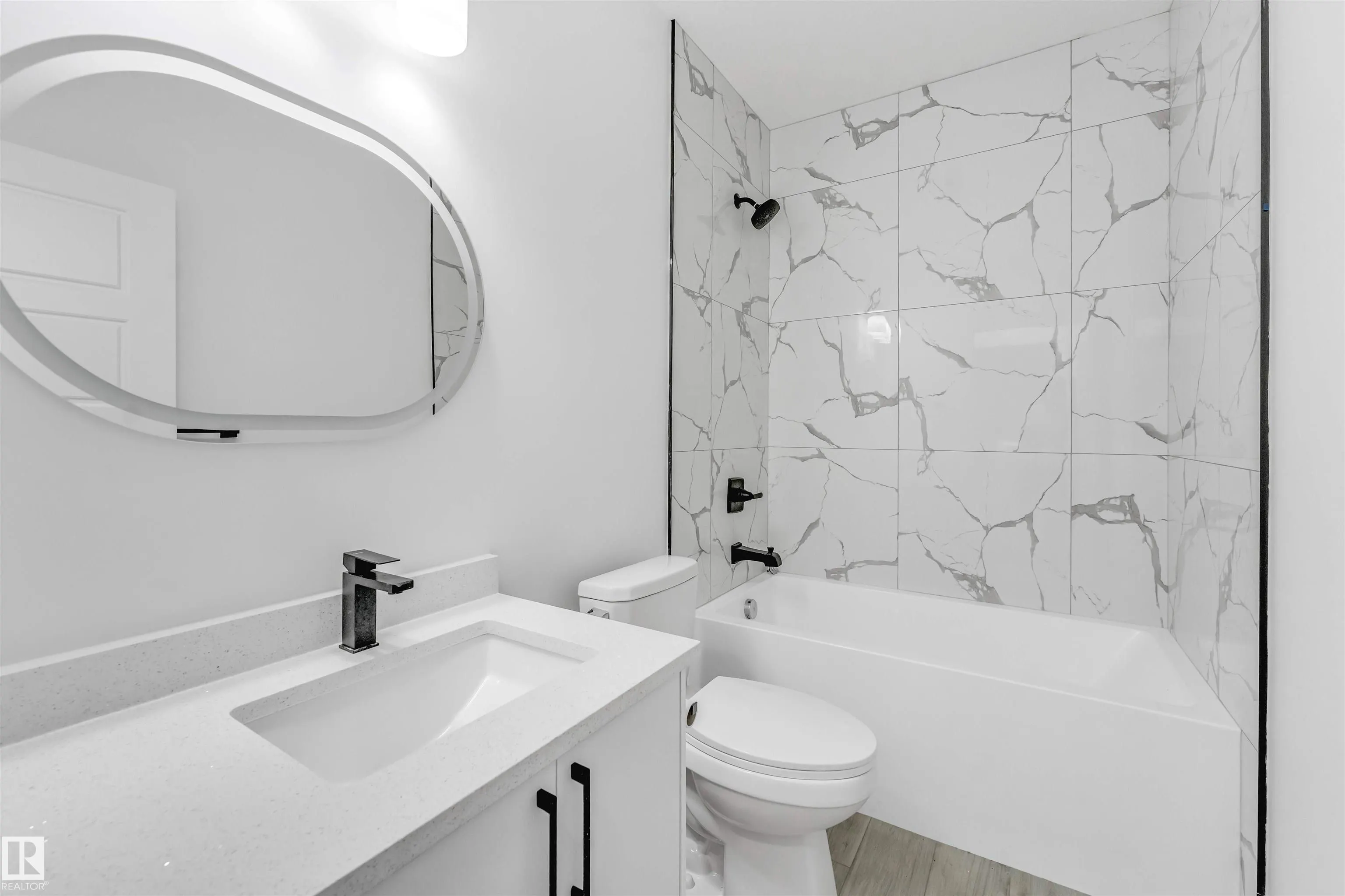 5904 SOLEIL Bay
