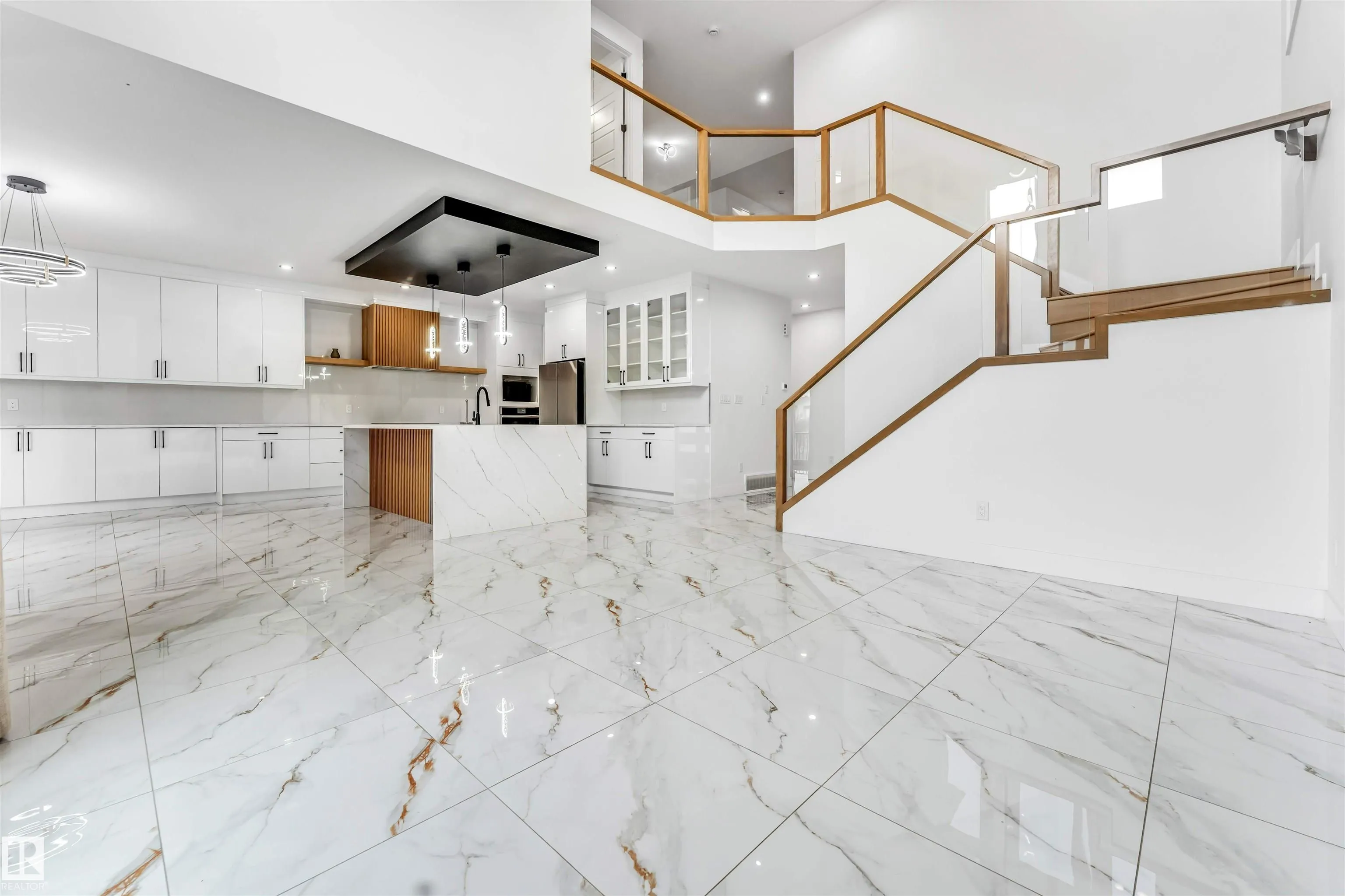 5904 SOLEIL Bay