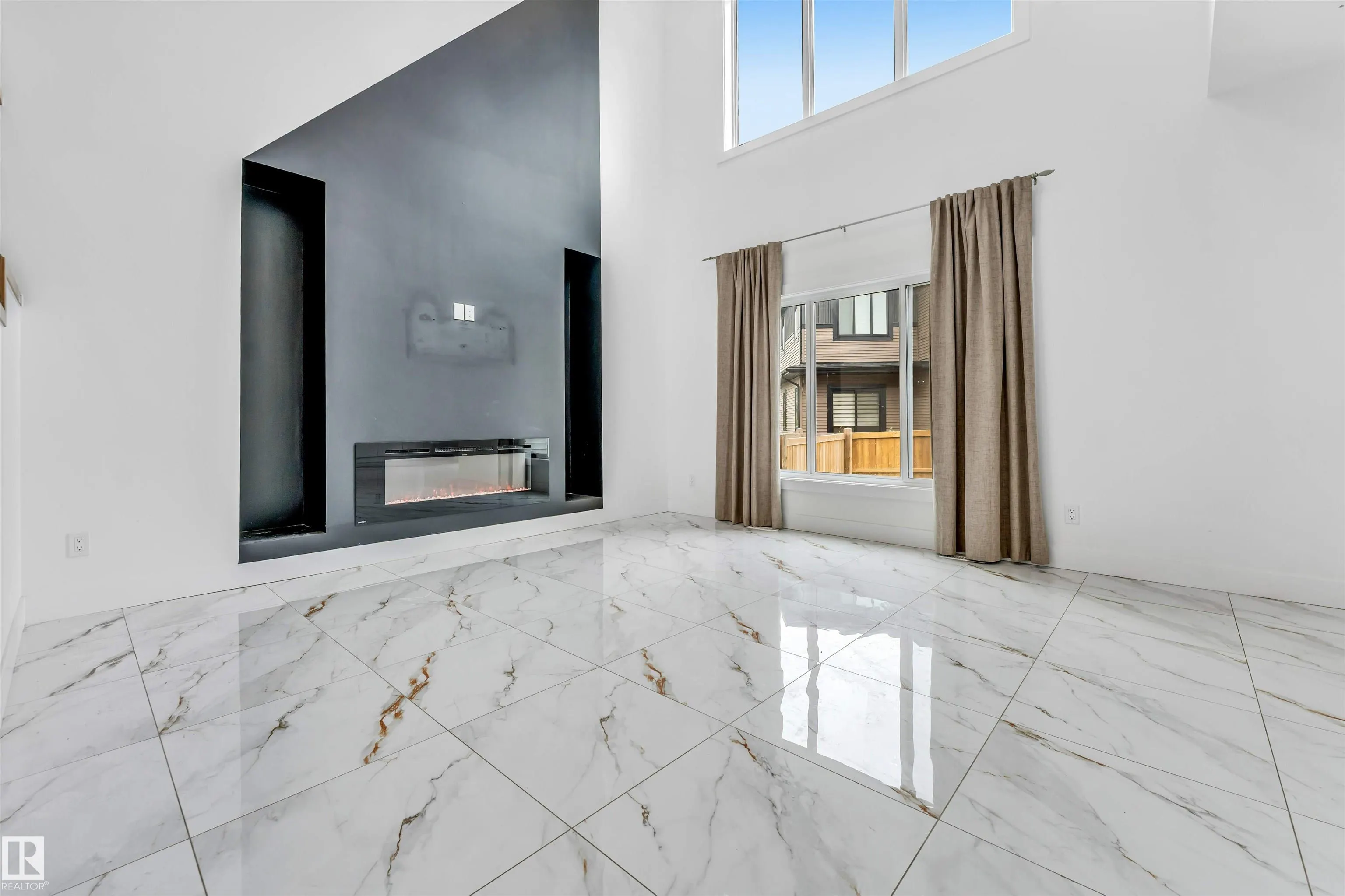 5904 SOLEIL Bay