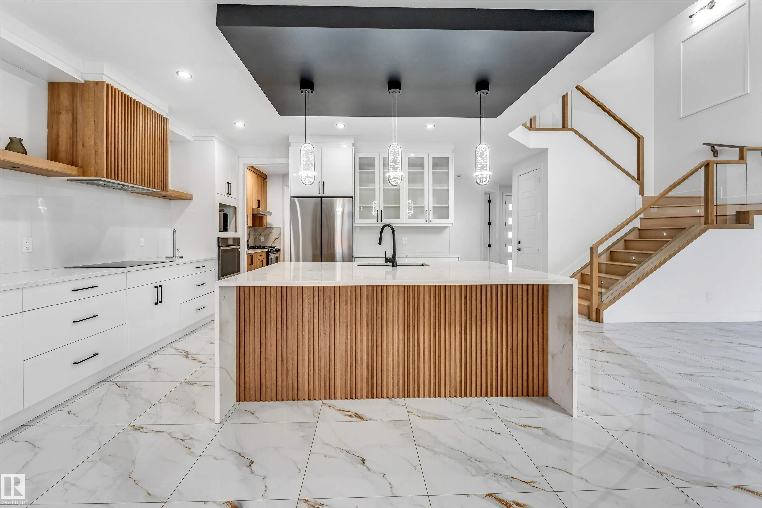 5904 SOLEIL Bay