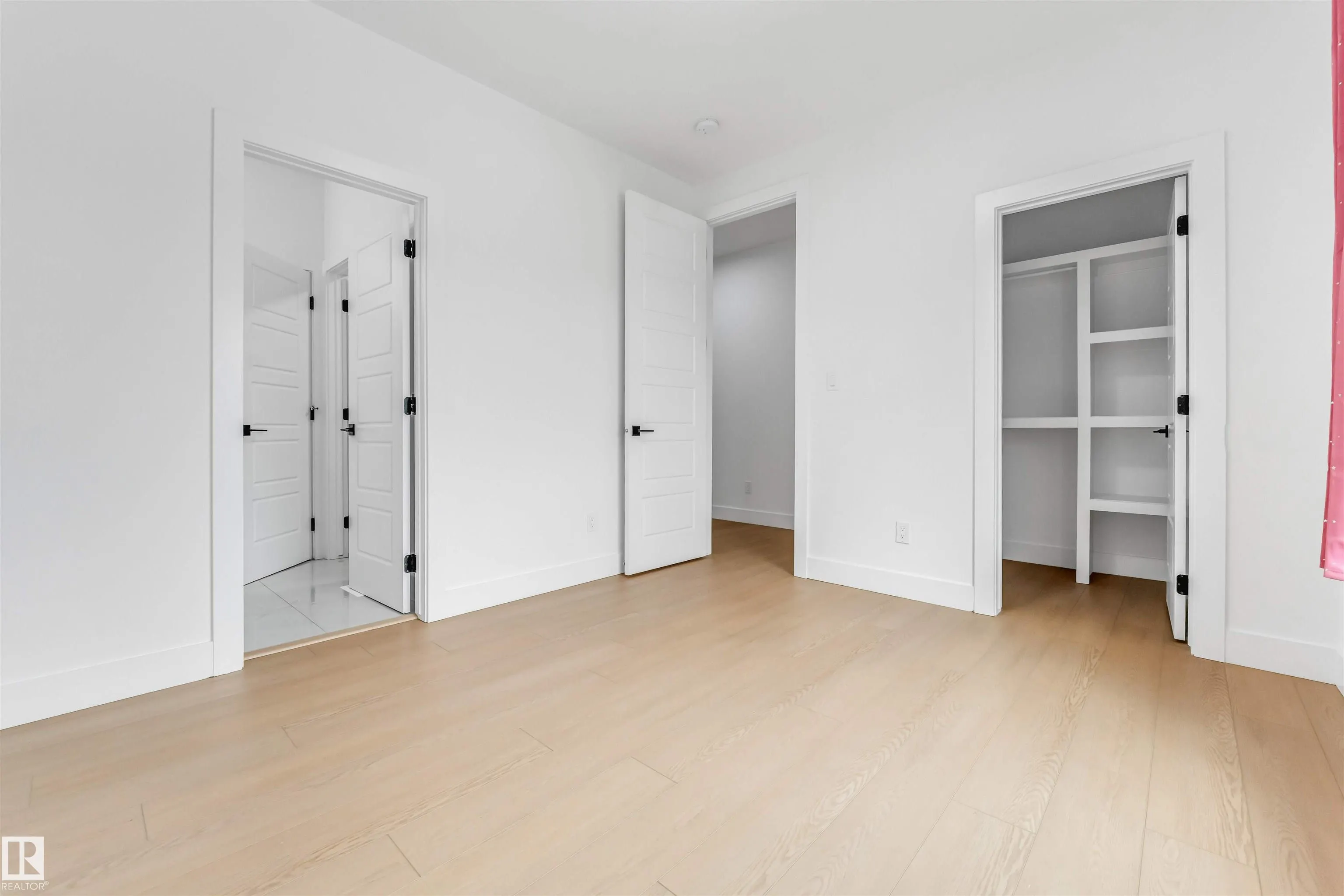 5904 SOLEIL Bay