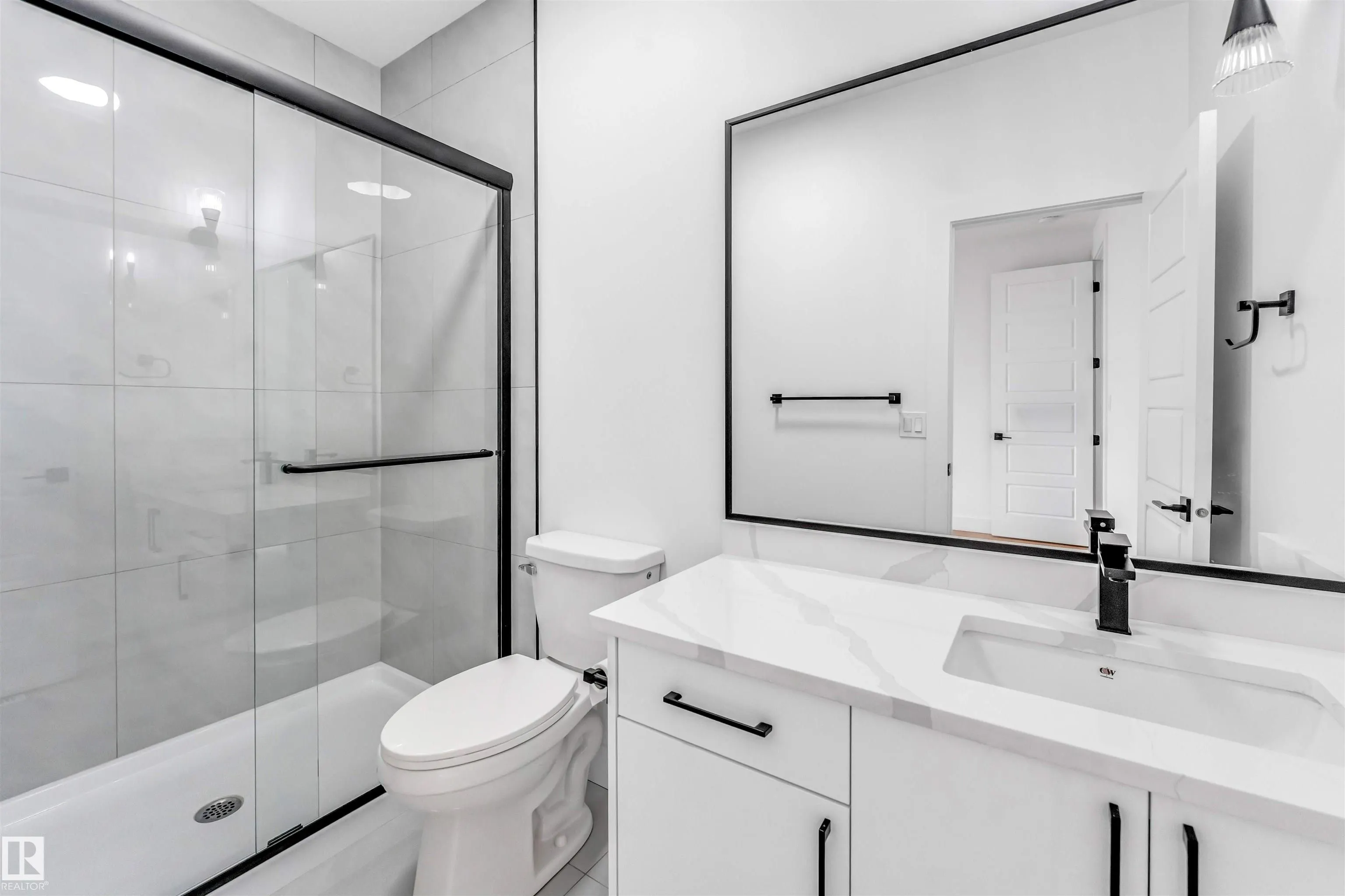 5904 SOLEIL Bay