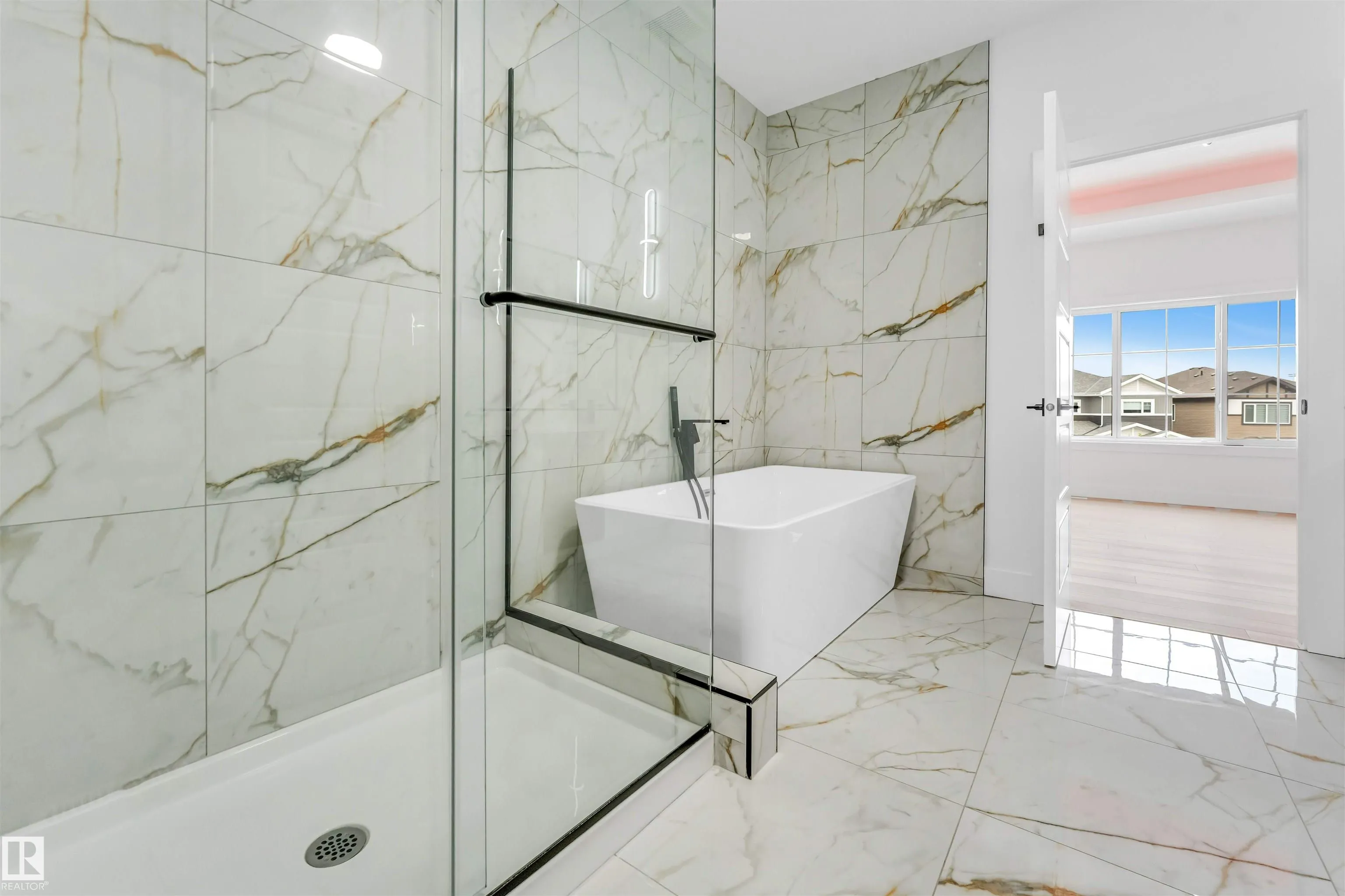 5904 SOLEIL Bay