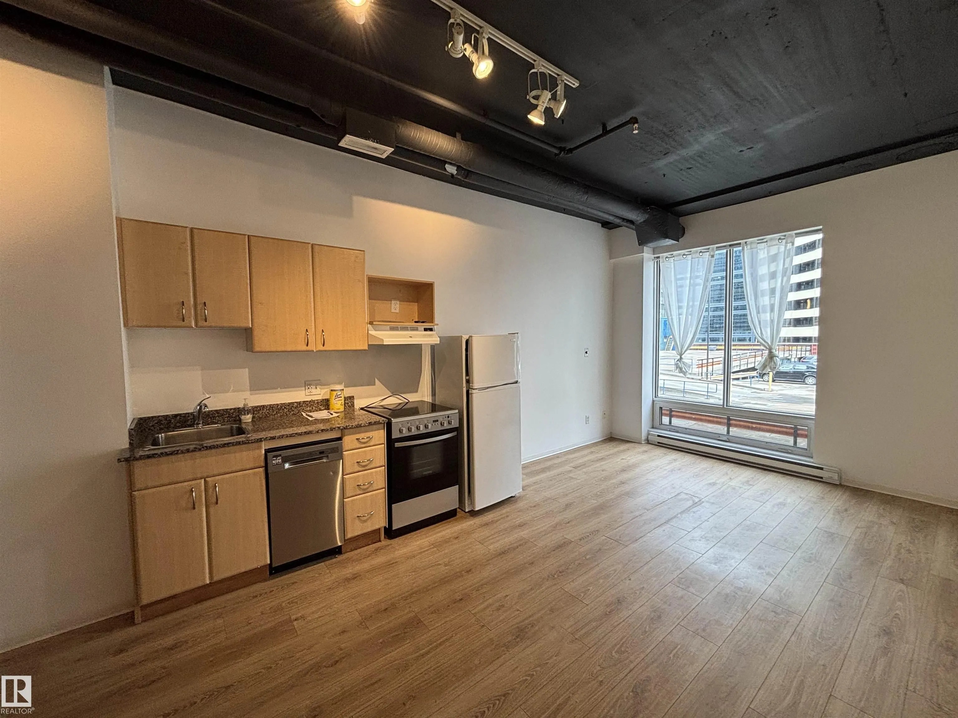 10024 JASPER Avenue