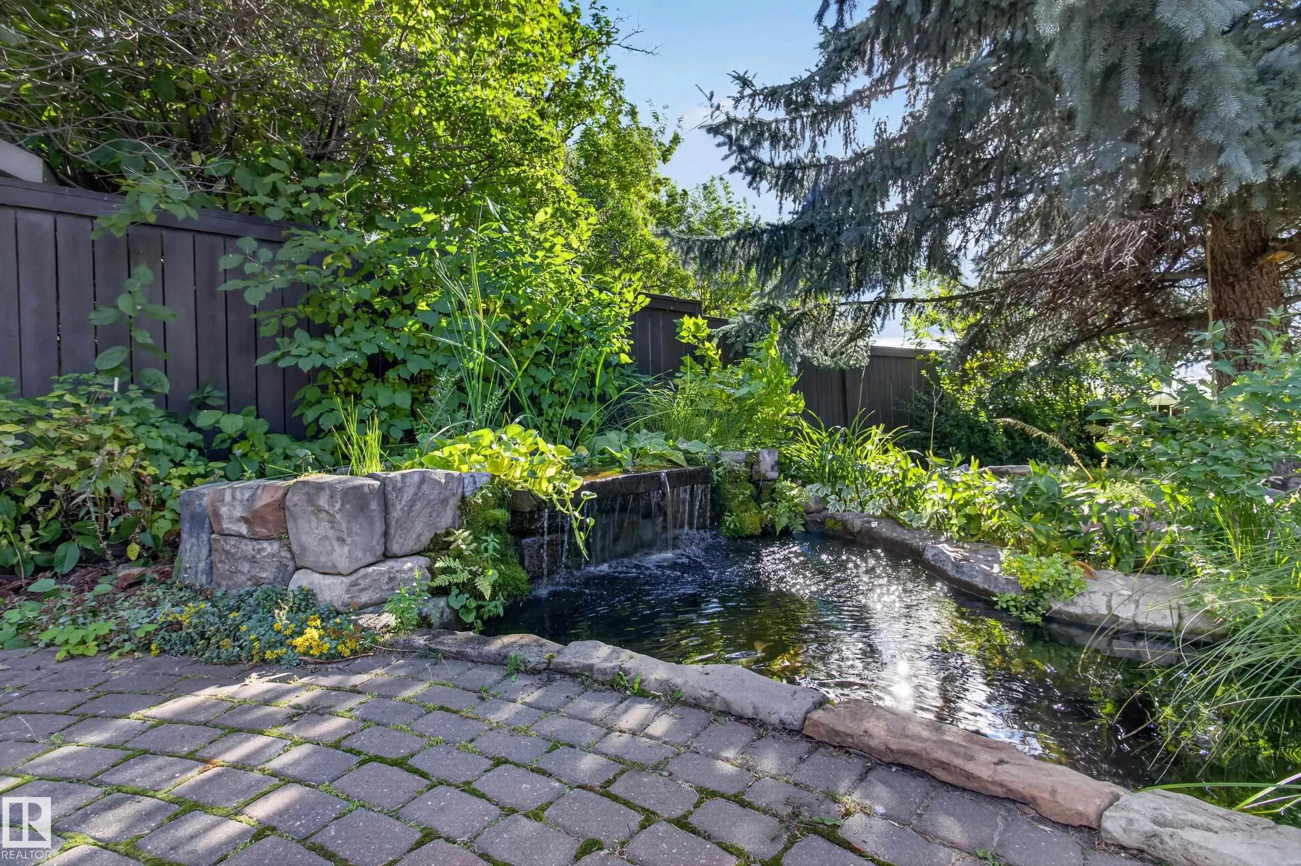 1042 PARKER Drive