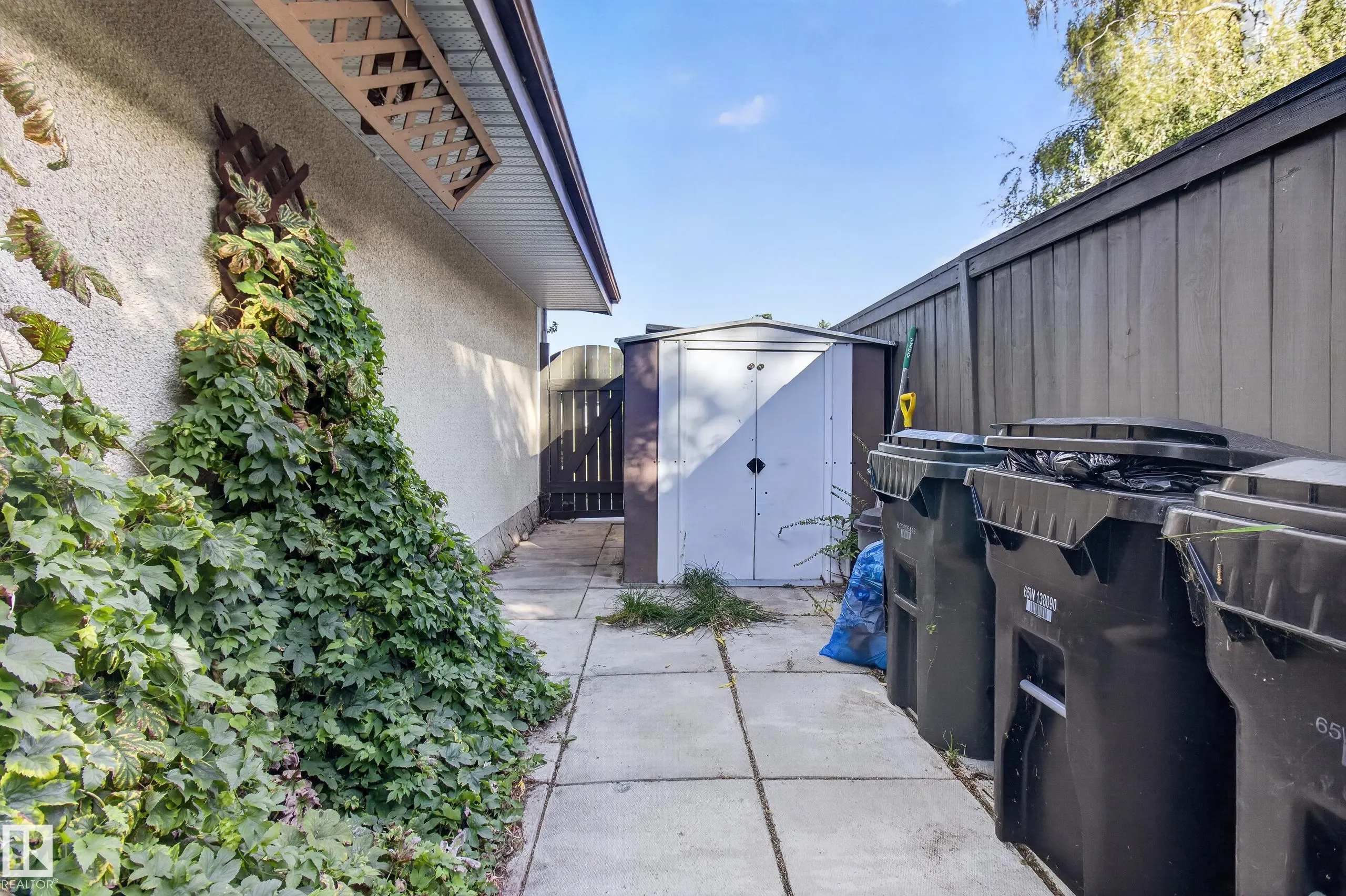 1042 PARKER Drive