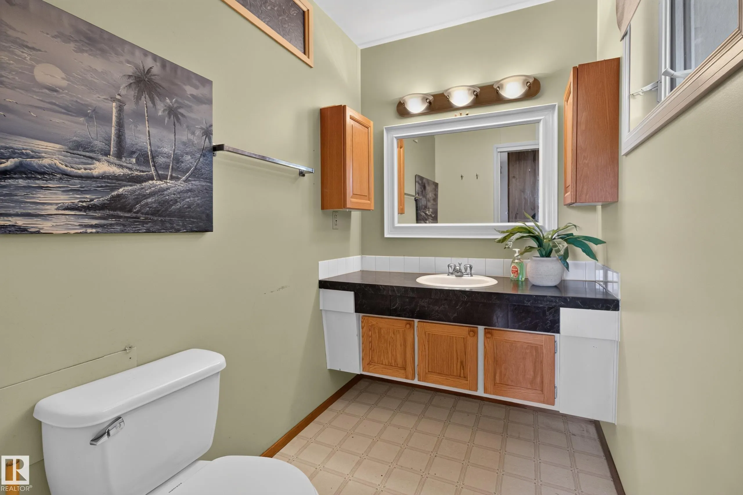 1042 PARKER Drive