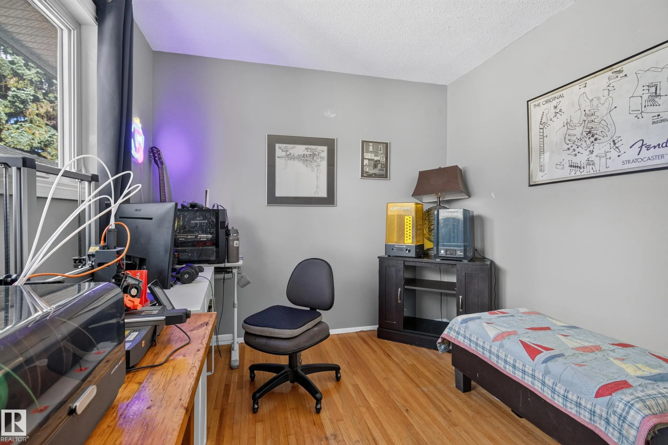 1042 PARKER Drive