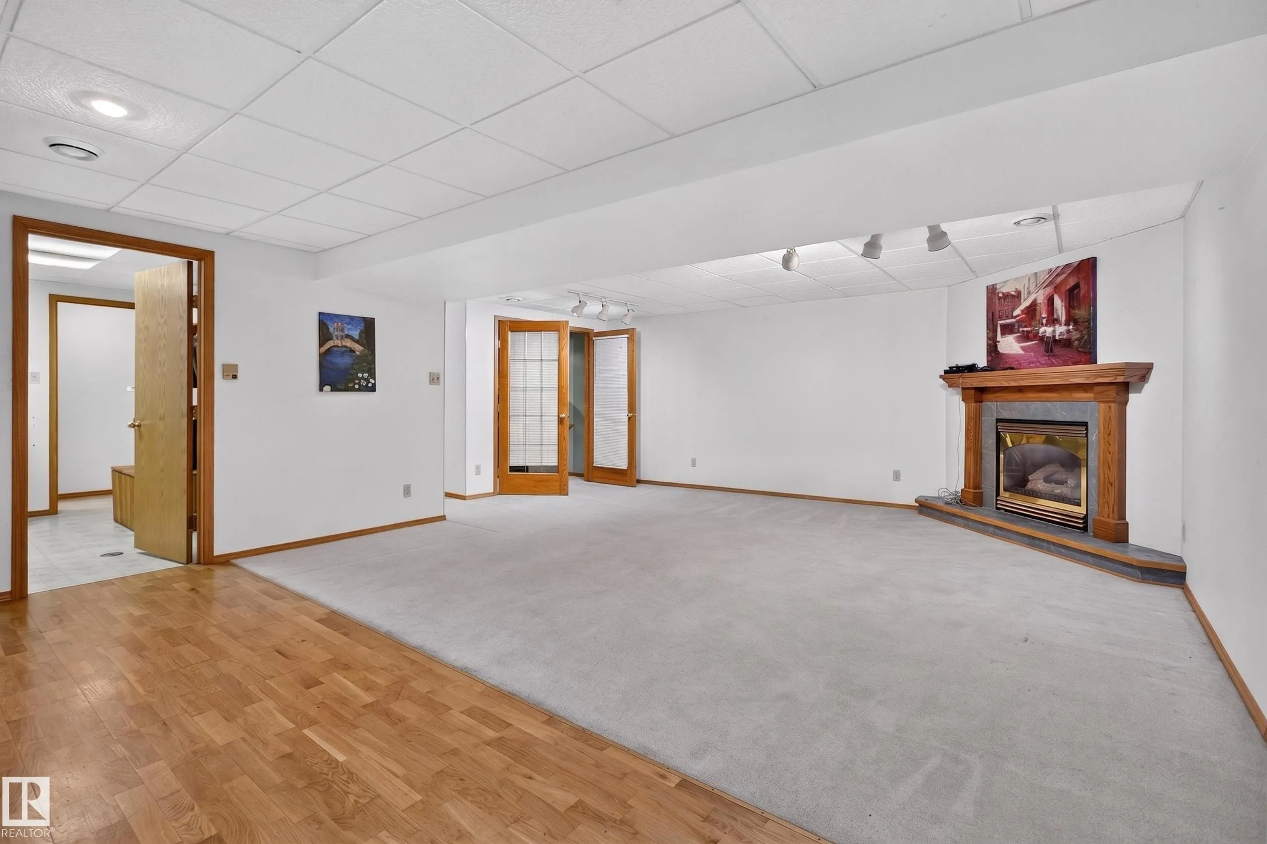 1042 PARKER Drive