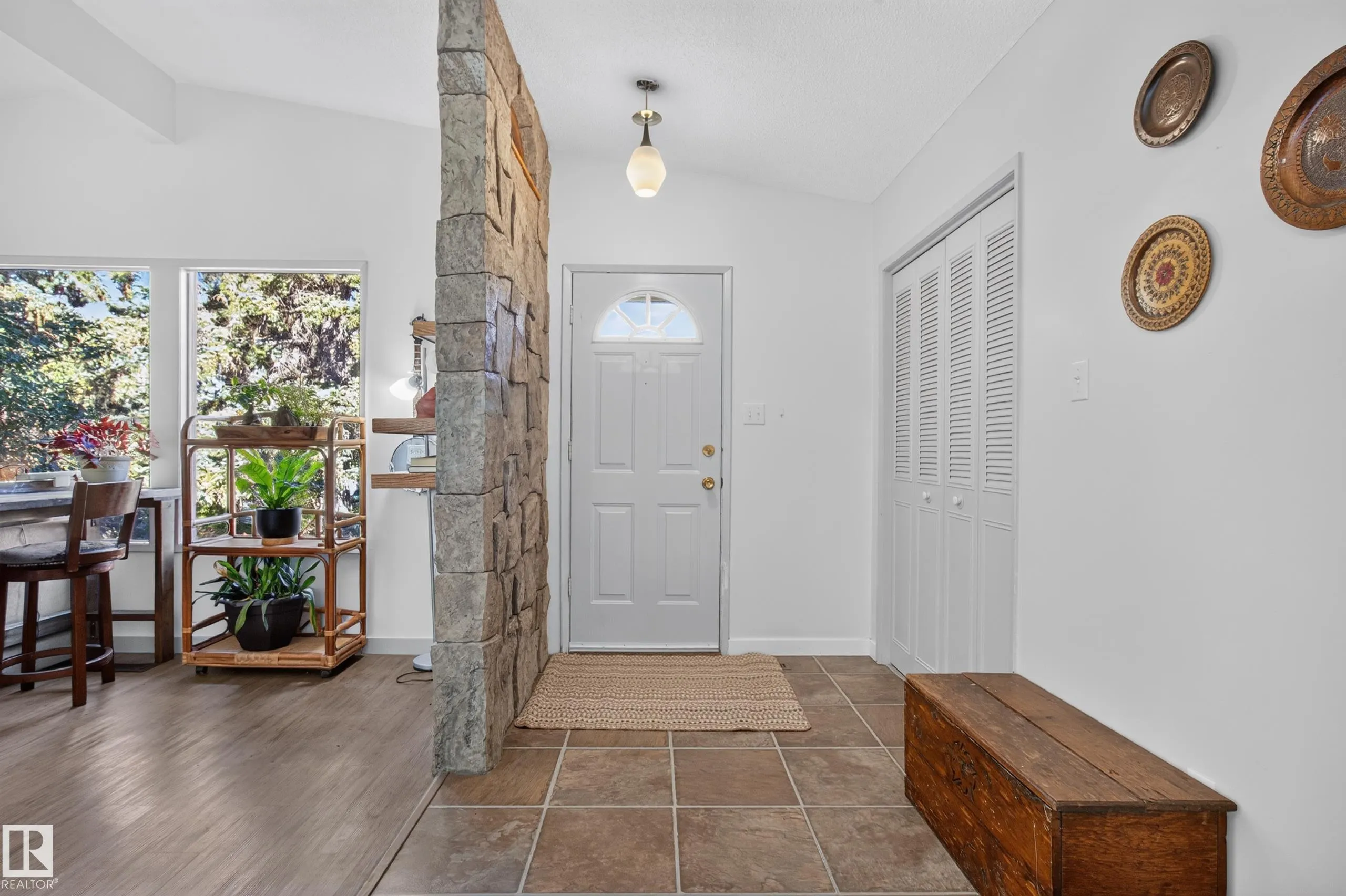 1042 PARKER Drive