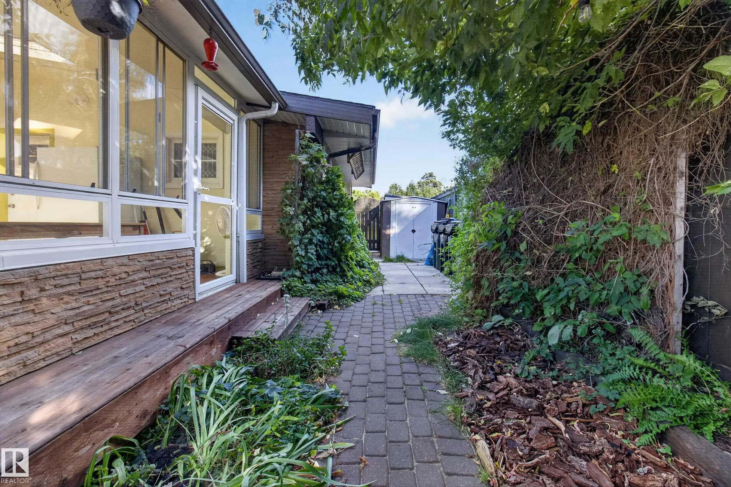 1042 PARKER Drive