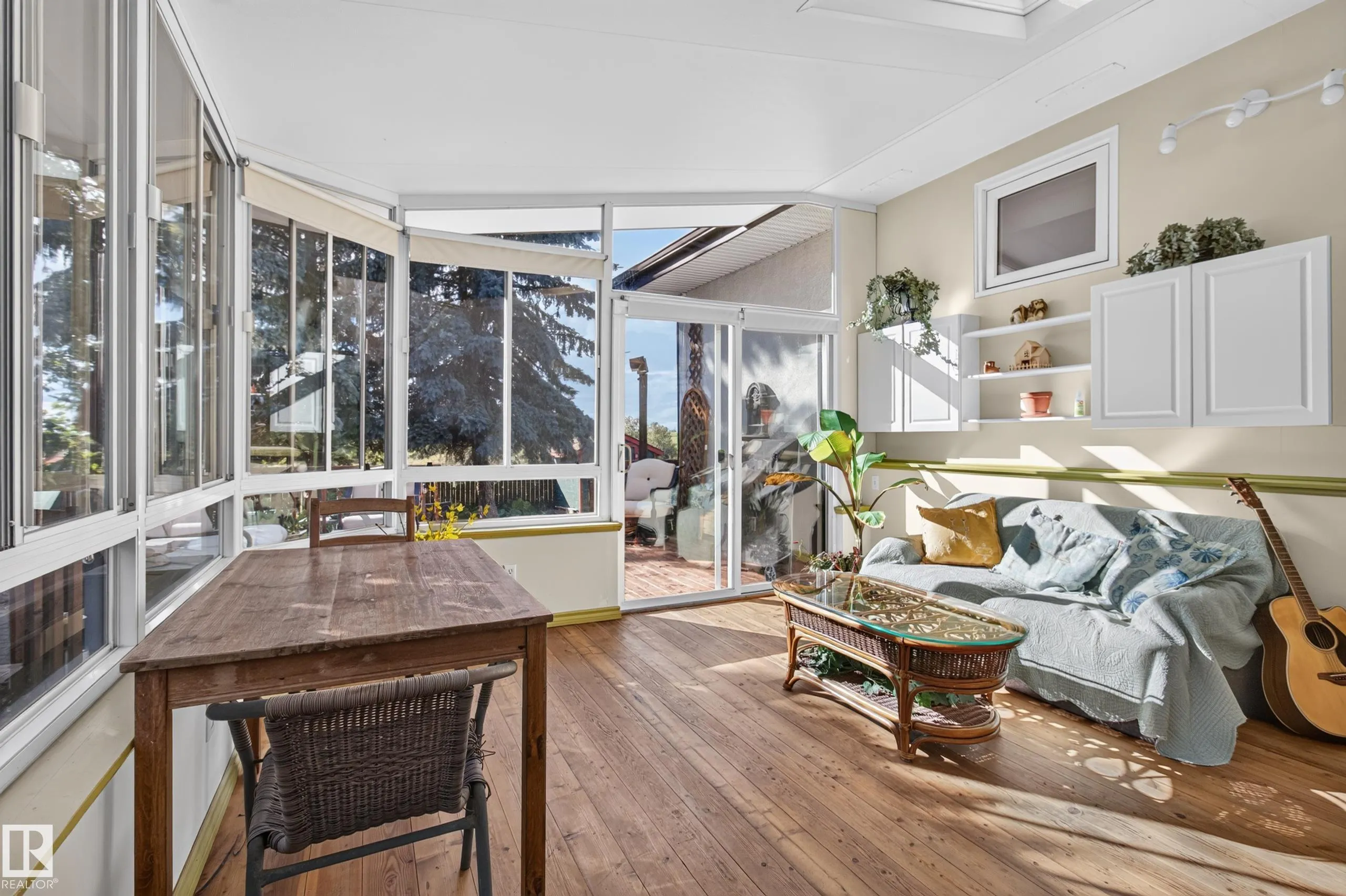 1042 PARKER Drive