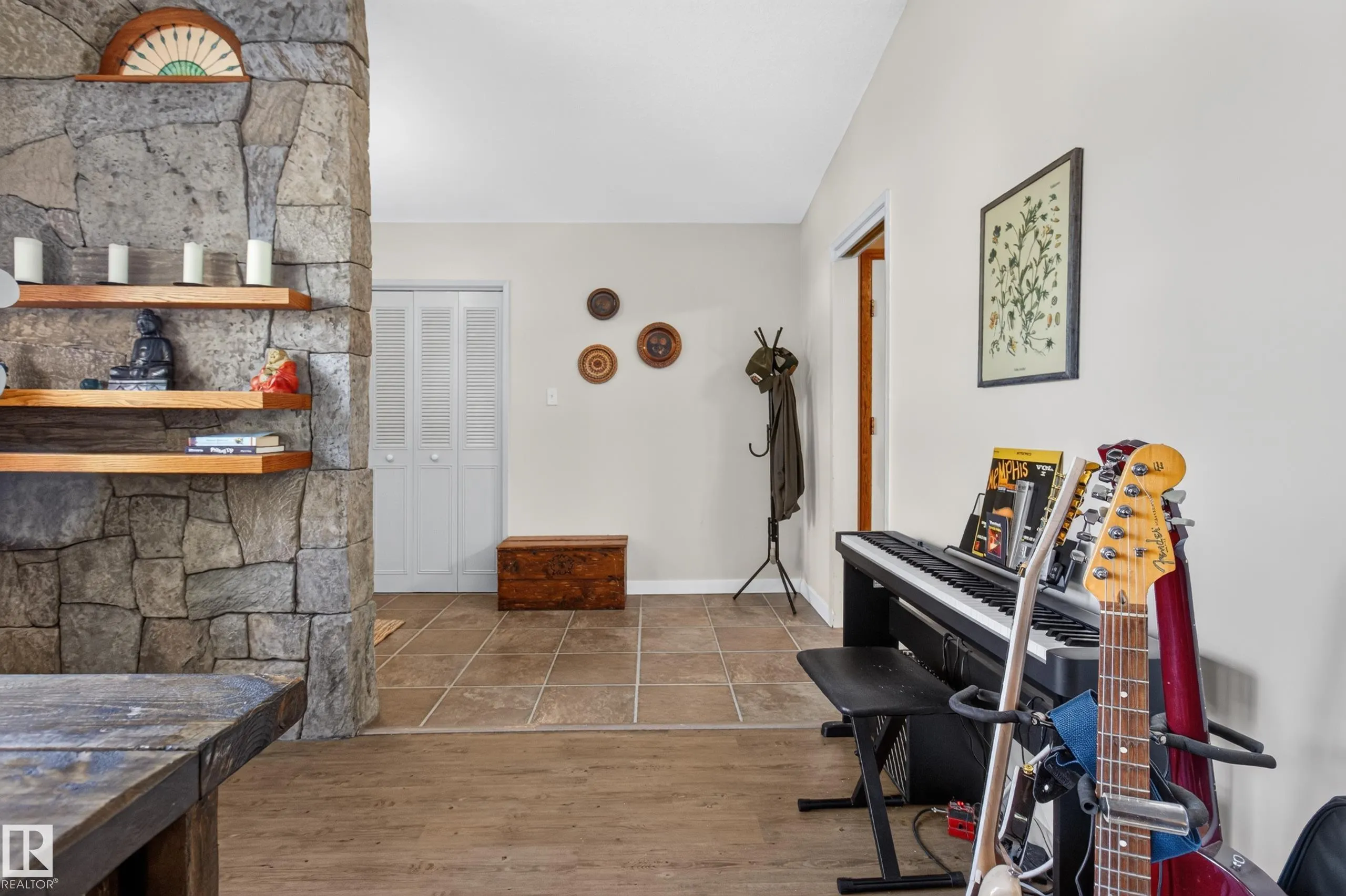 1042 PARKER Drive