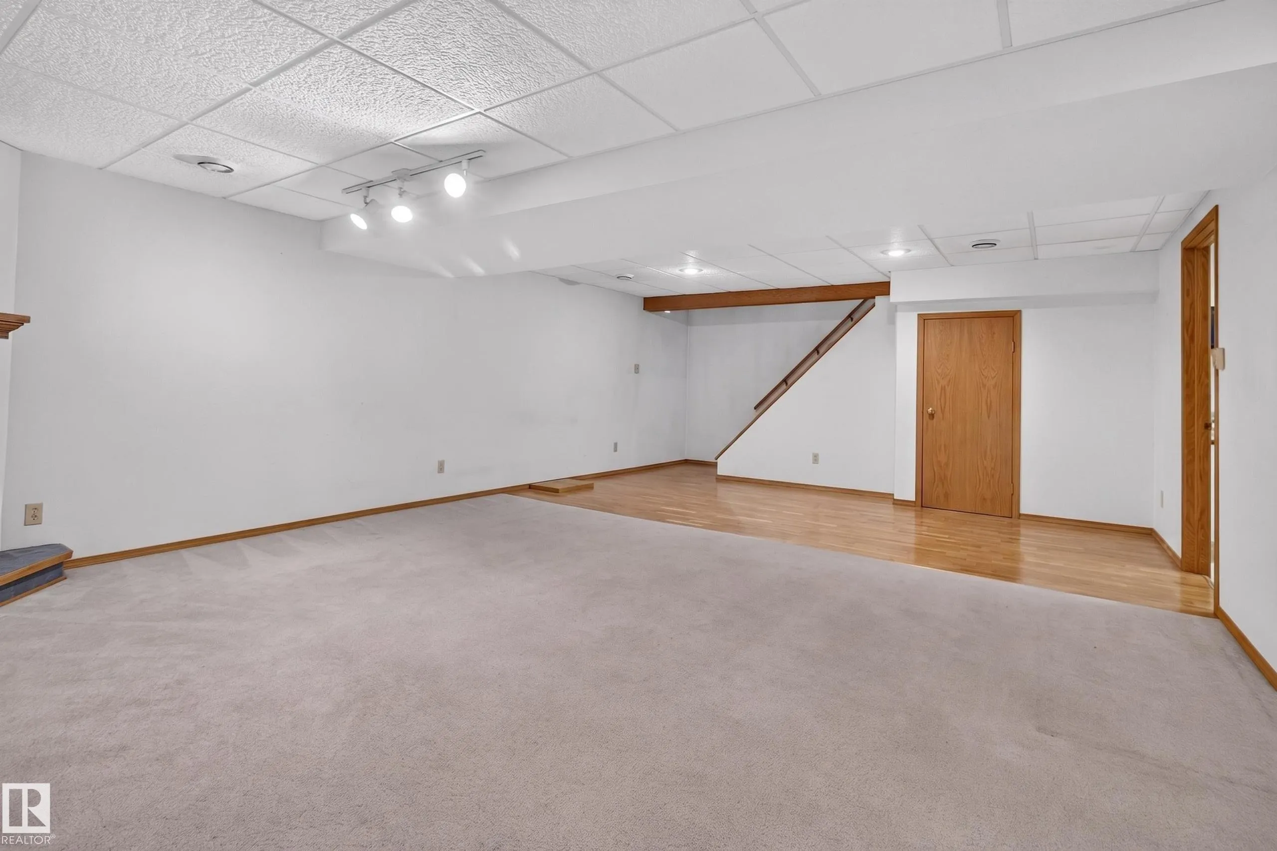 1042 PARKER Drive