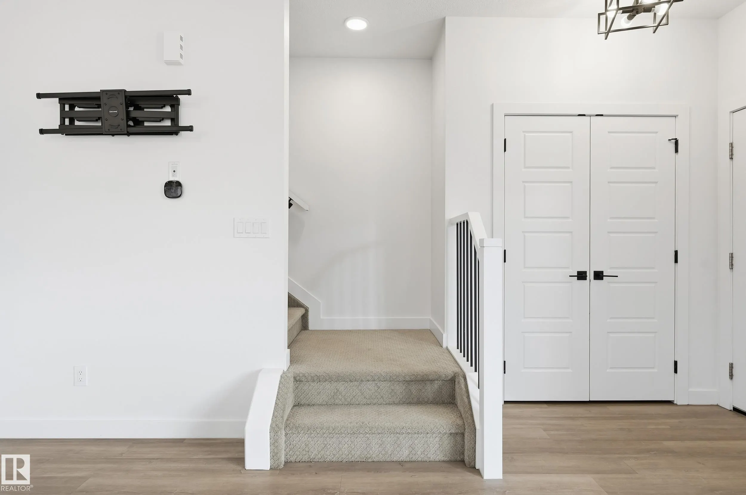 110 Kidd Crescent