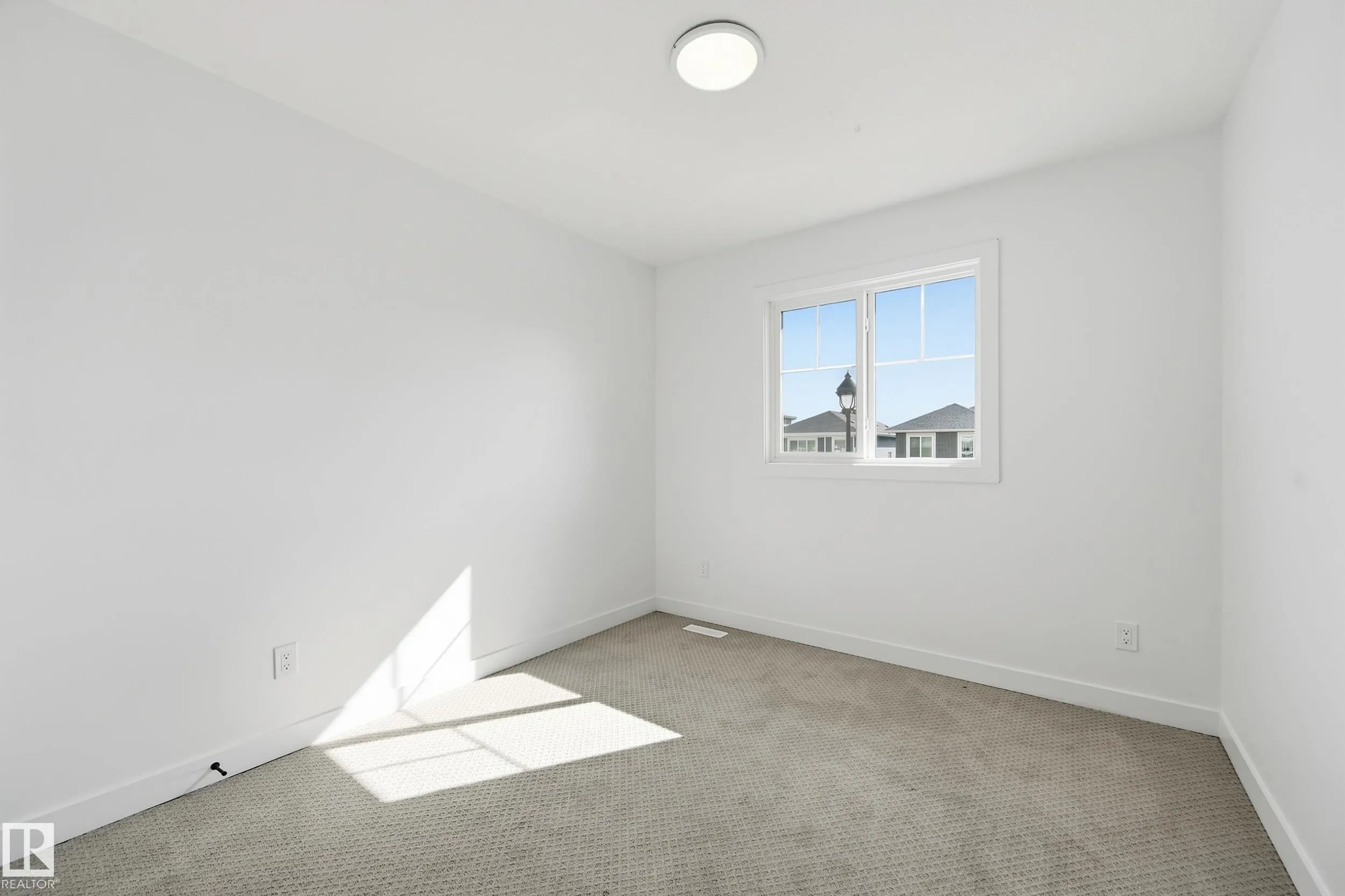 110 Kidd Crescent