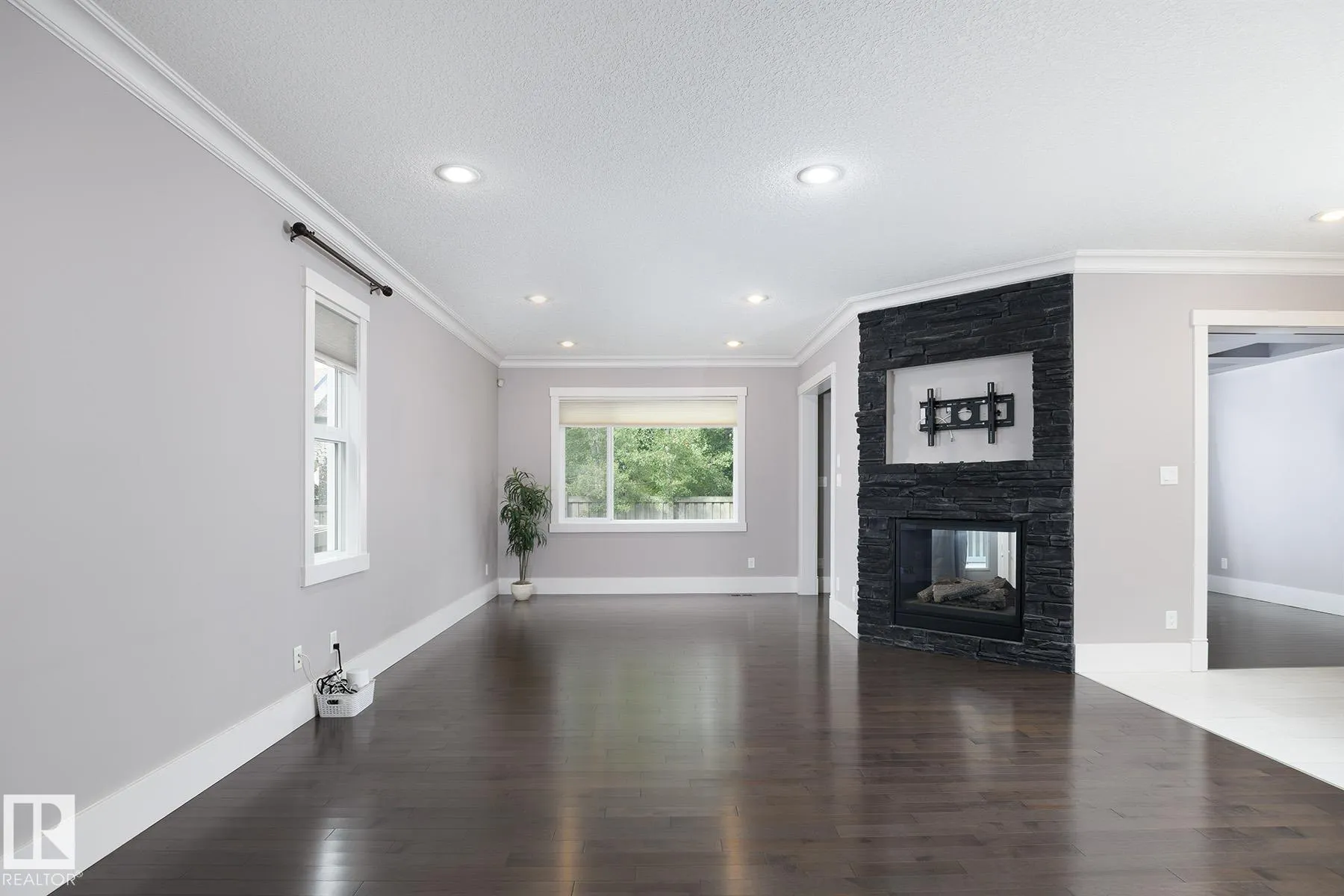 886 ARMITAGE Wynd