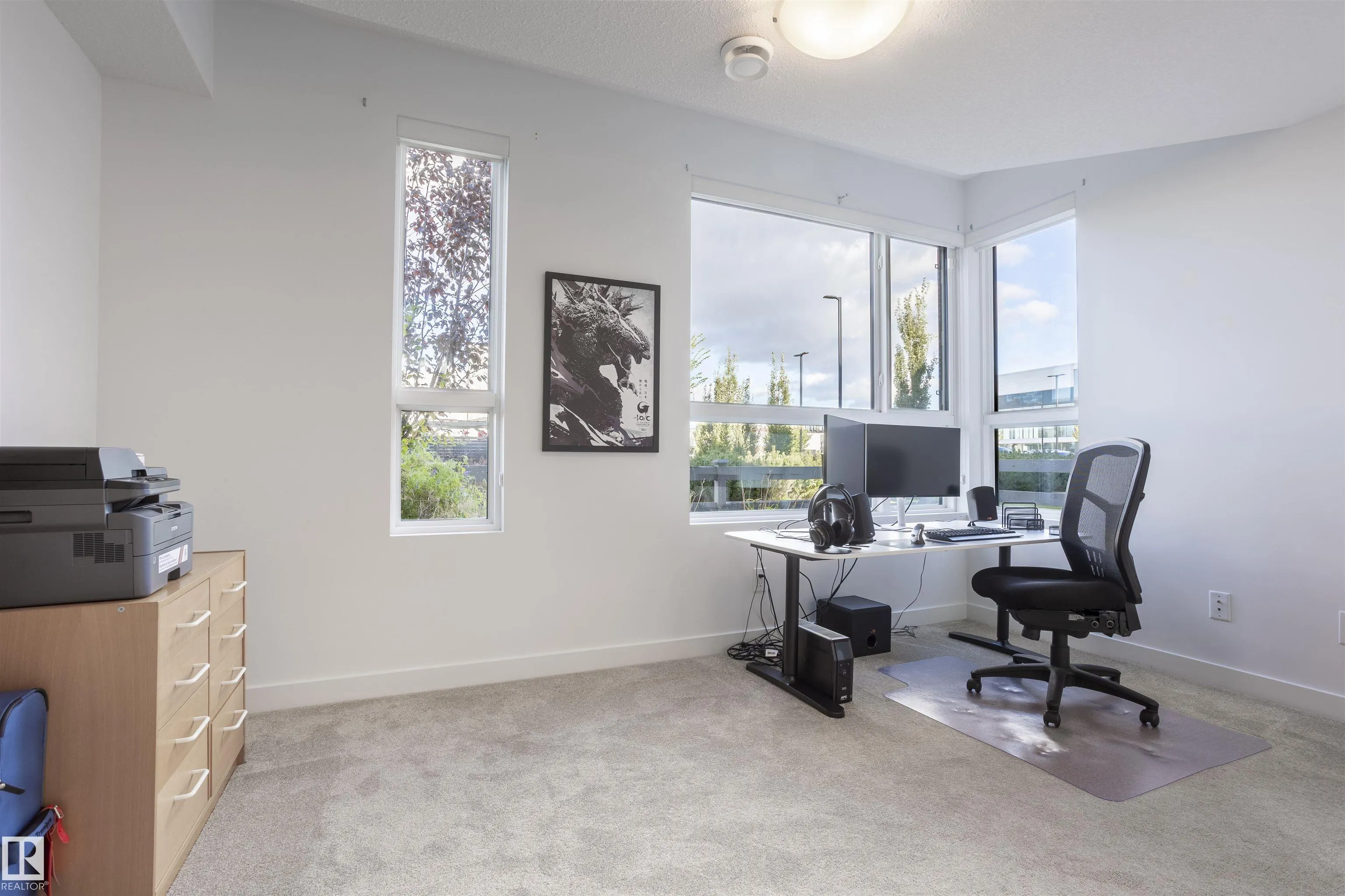 100 JENSEN LAKES Boulevard