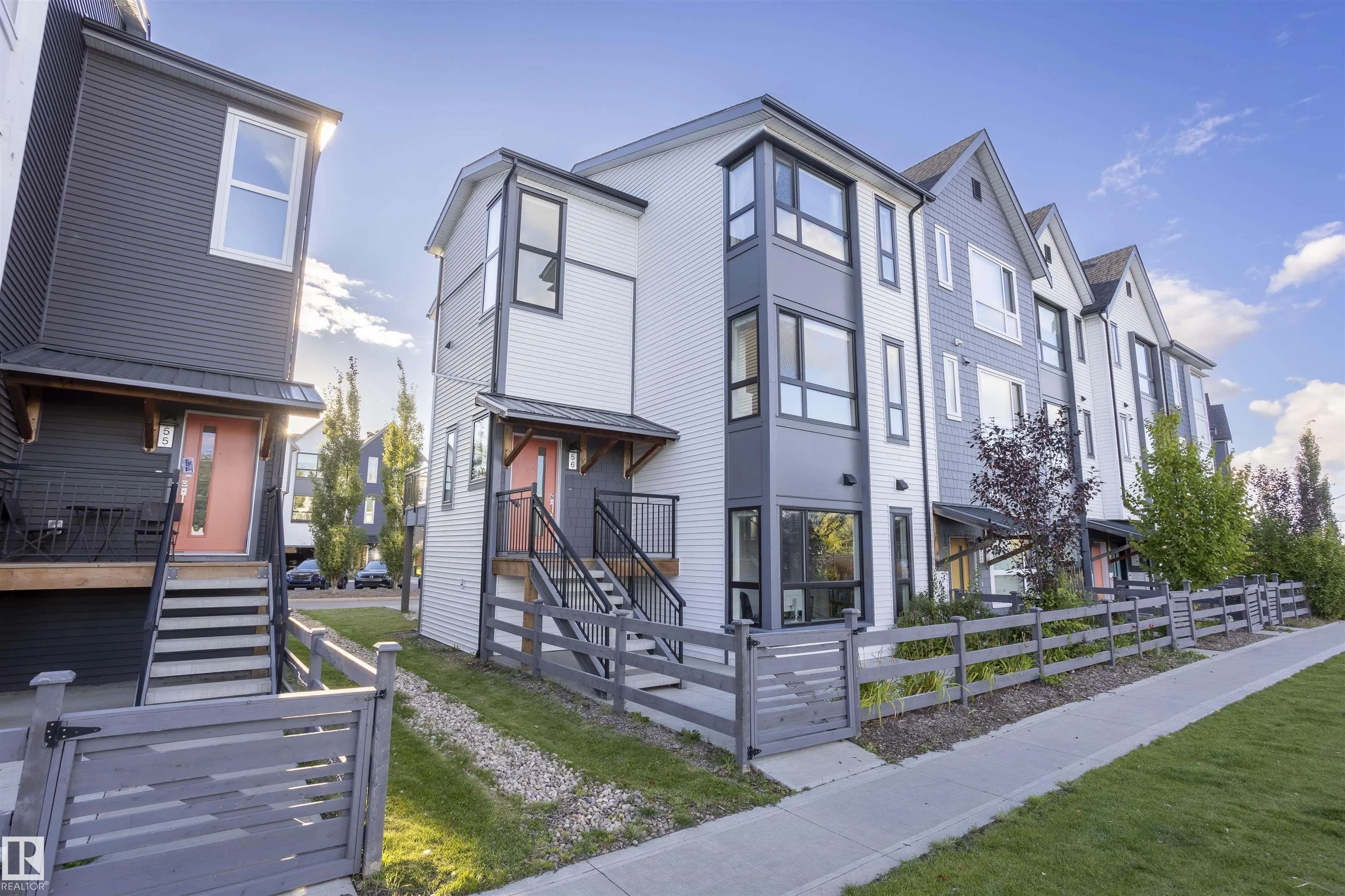 100 JENSEN LAKES Boulevard