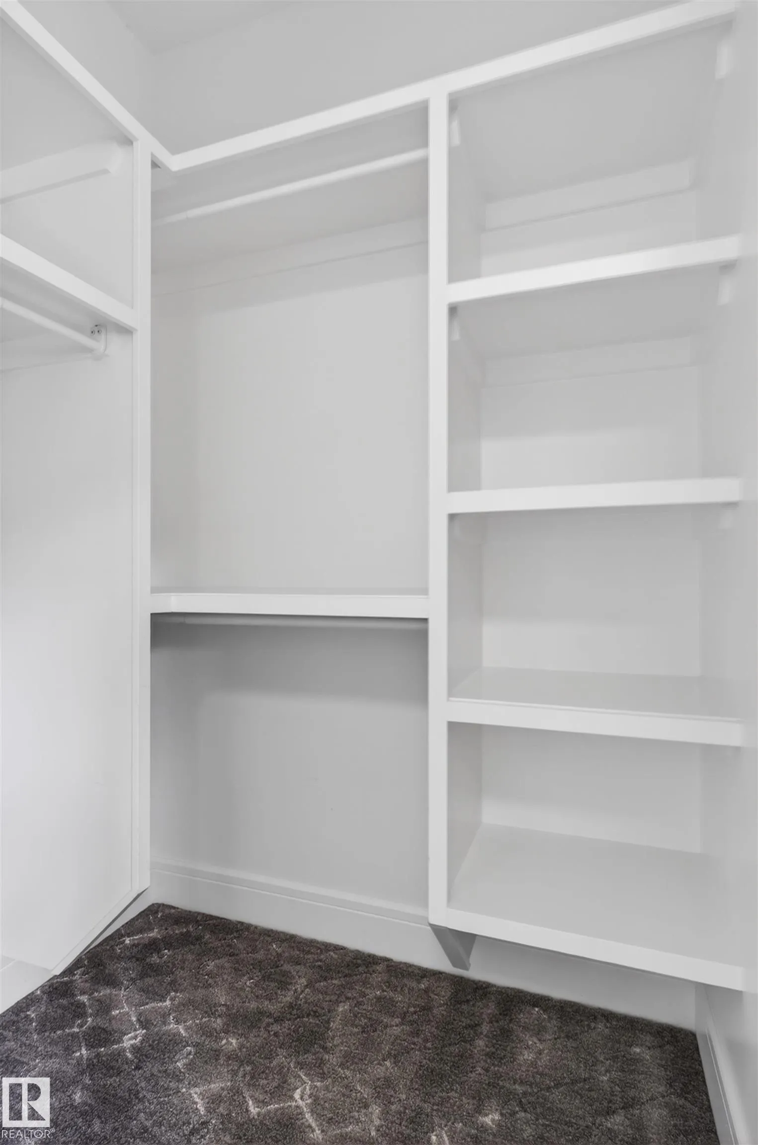 707 180 St SW