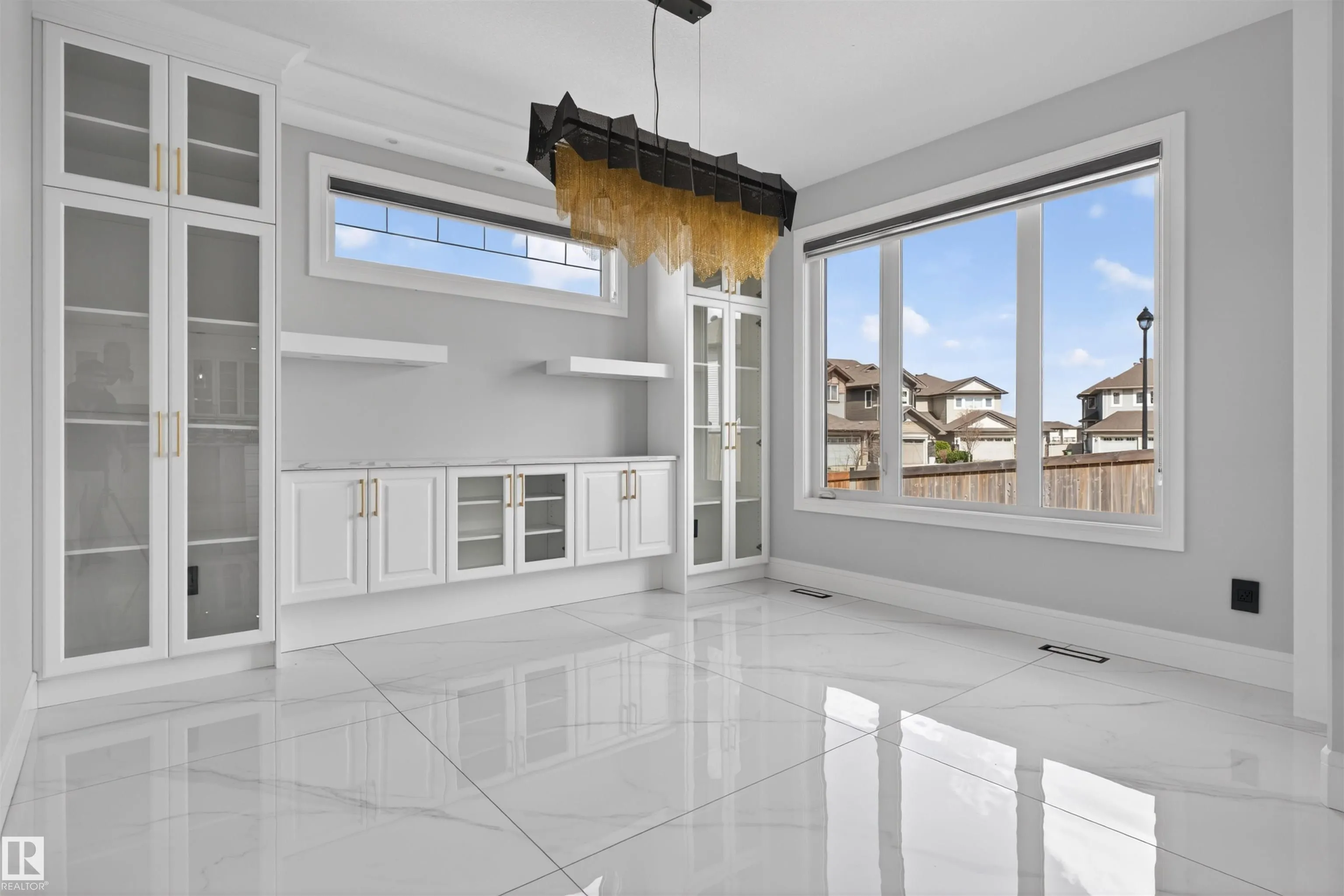 707 180 St SW